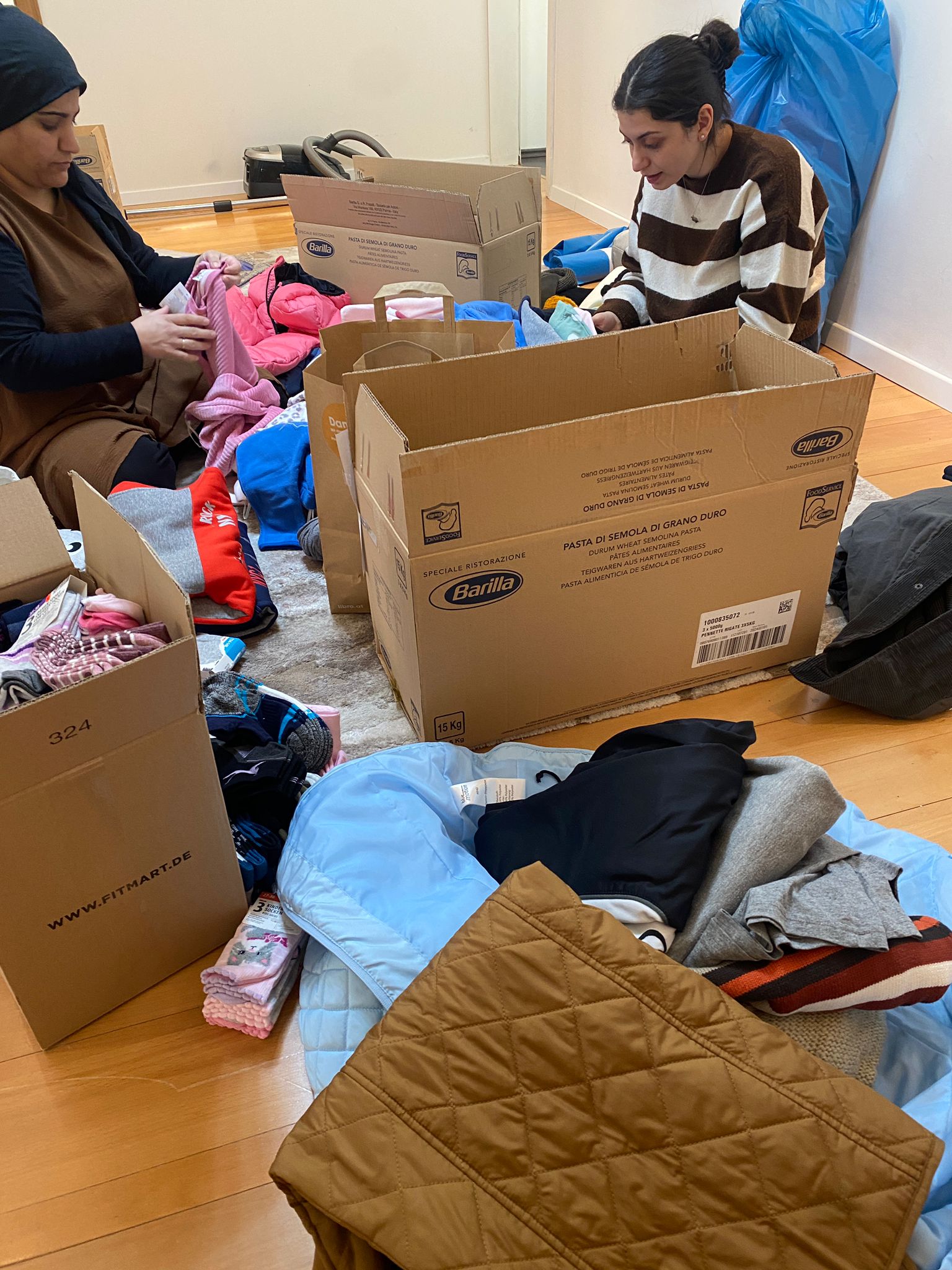 Hilfspakete werden gepackt