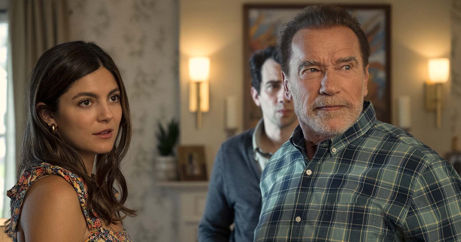 Arnold Schwarzenegger un Co-Star Monica Barbaro