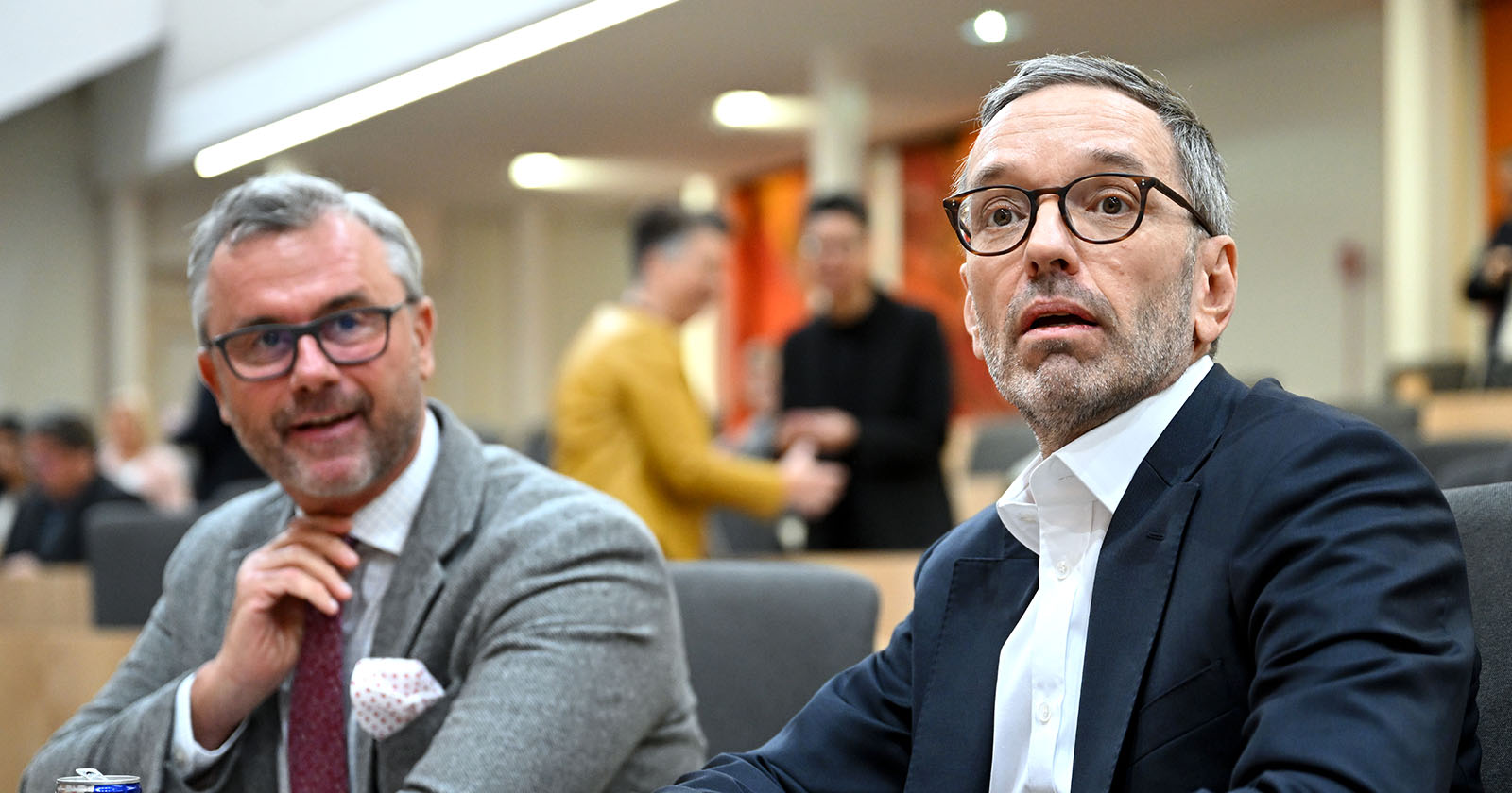 Norbert Hofer und Herbert Kickl im Plenarsaal des Parlaments