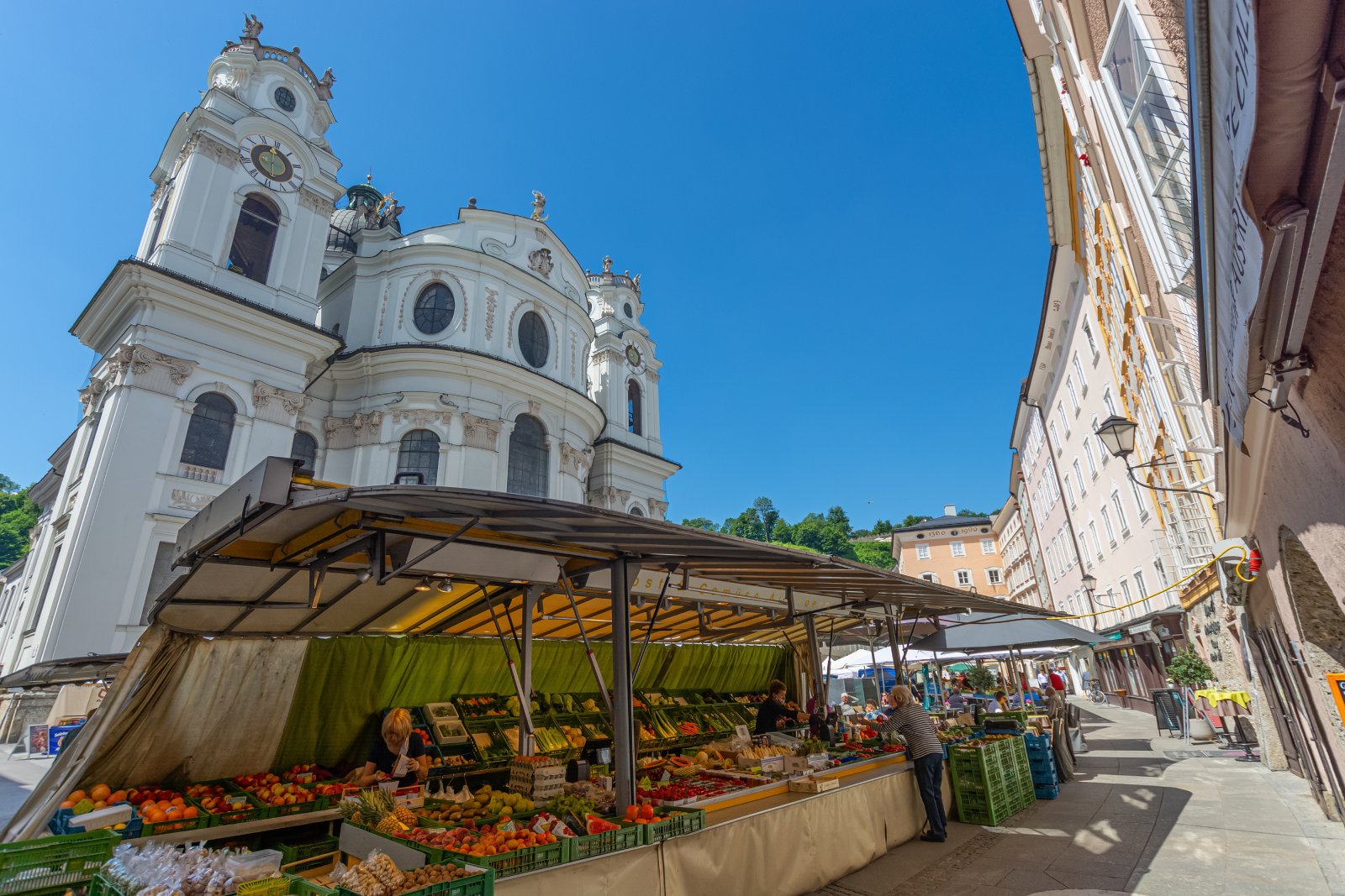 Grünmarkt in Salzburg | Credit: iStock.com/FotoGablitz