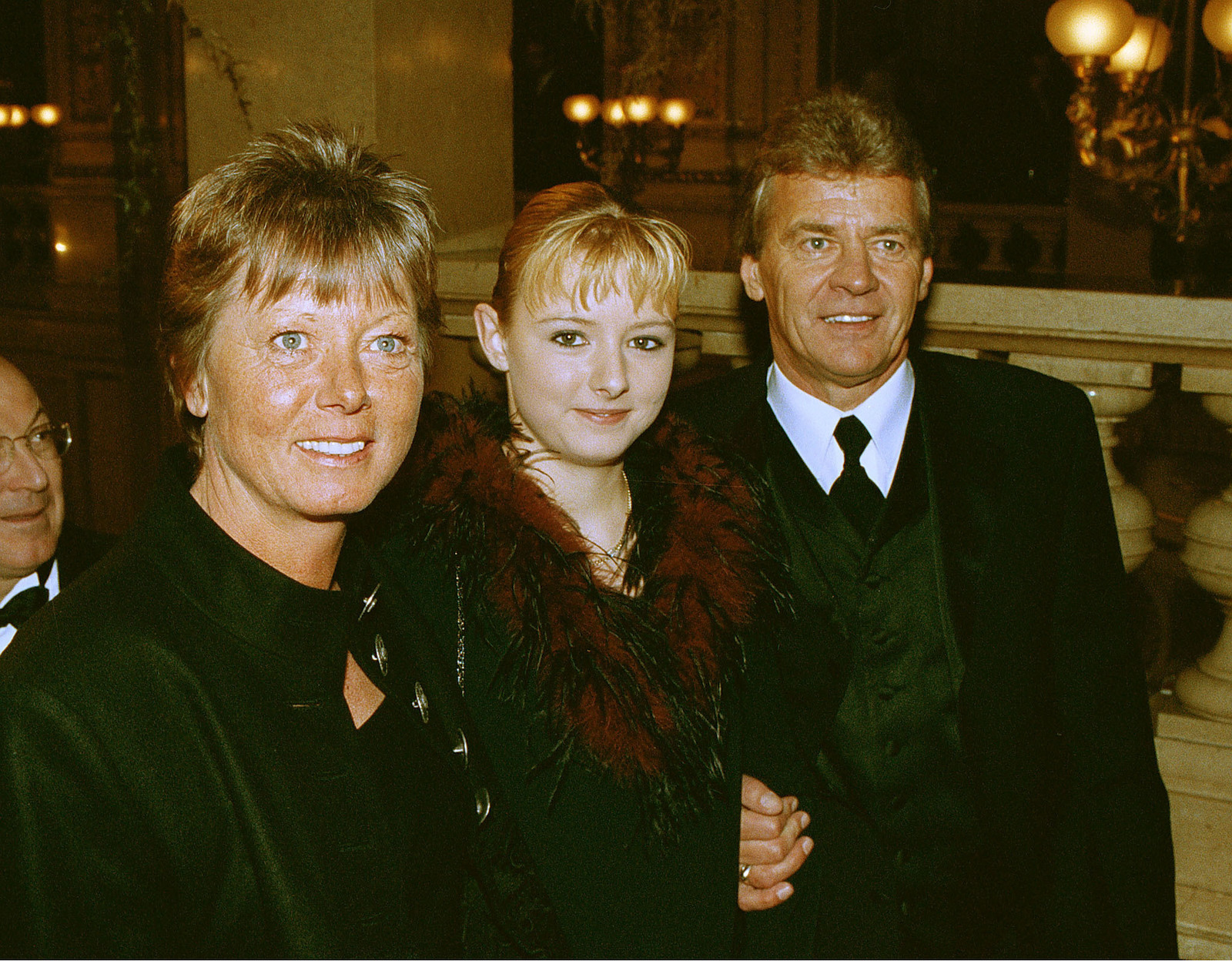 Annemarie Moser mit Ehemann Herbert und Tochter Marion bei einer Veranstaltung.