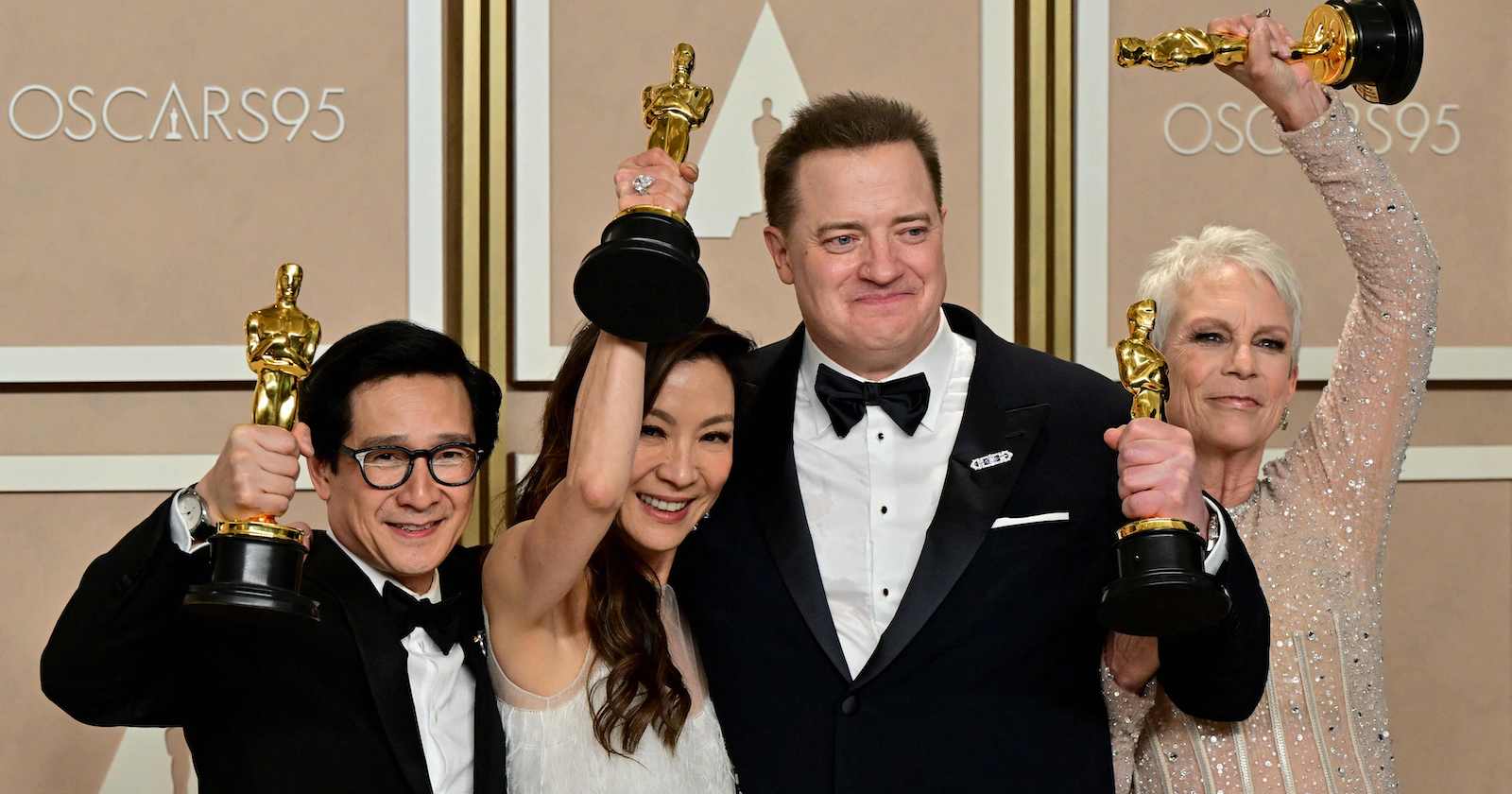 Die Stars des Abends: Ke Huy Quan, Michelle Yeah, Brendan Frazer und Jamie Lee Curtis (v. li.).