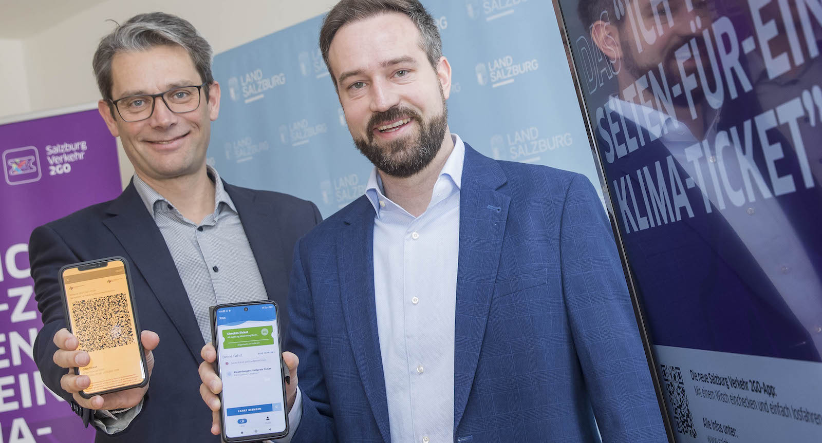 Johannes Gfrerer (Salzburg Verkehr) und LR Stefan Schnöll präsentierten die Handy-Anwendung.