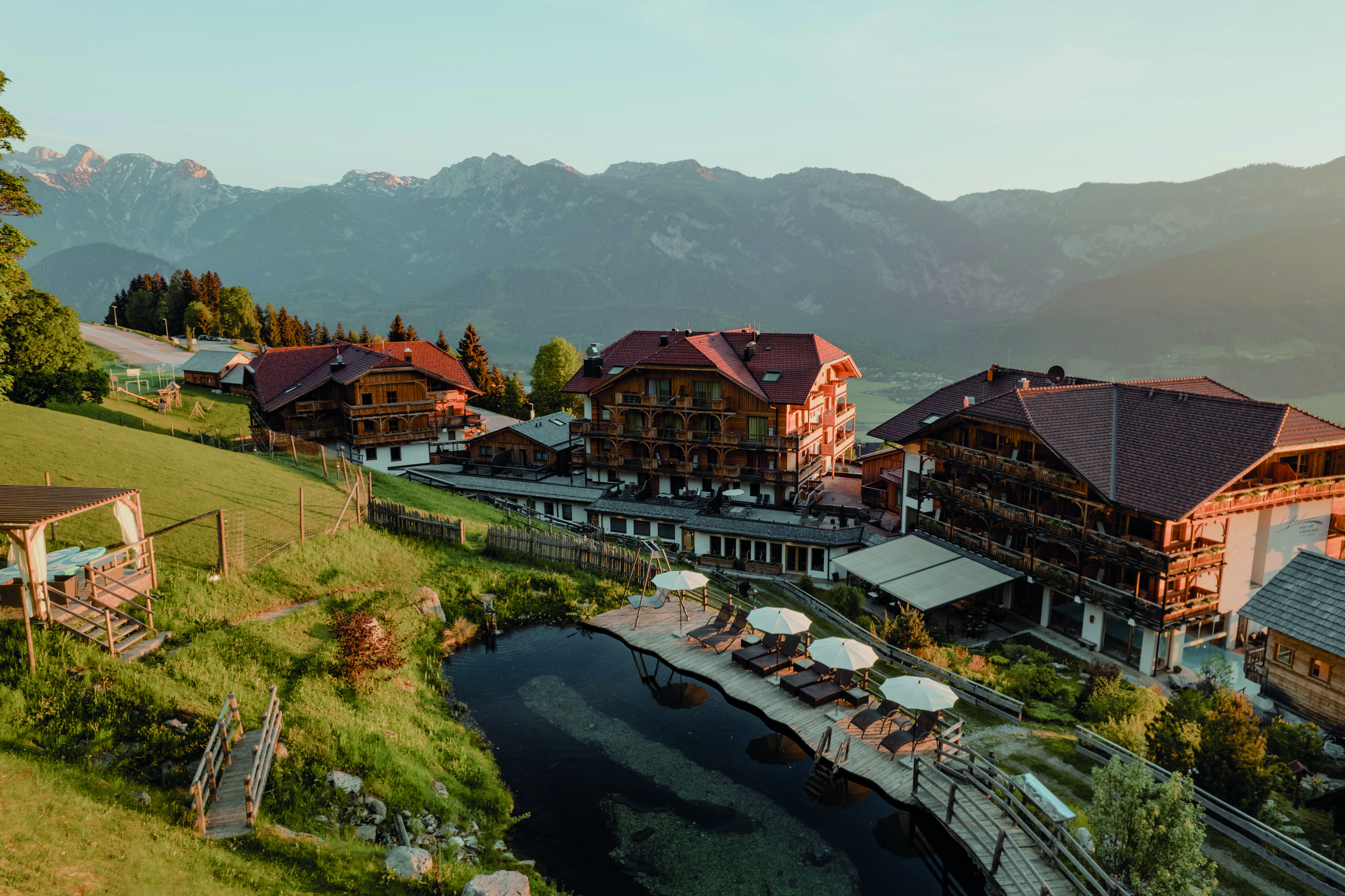 Die Außenansicht vom Natur- und Wellnesshotel Höflehner