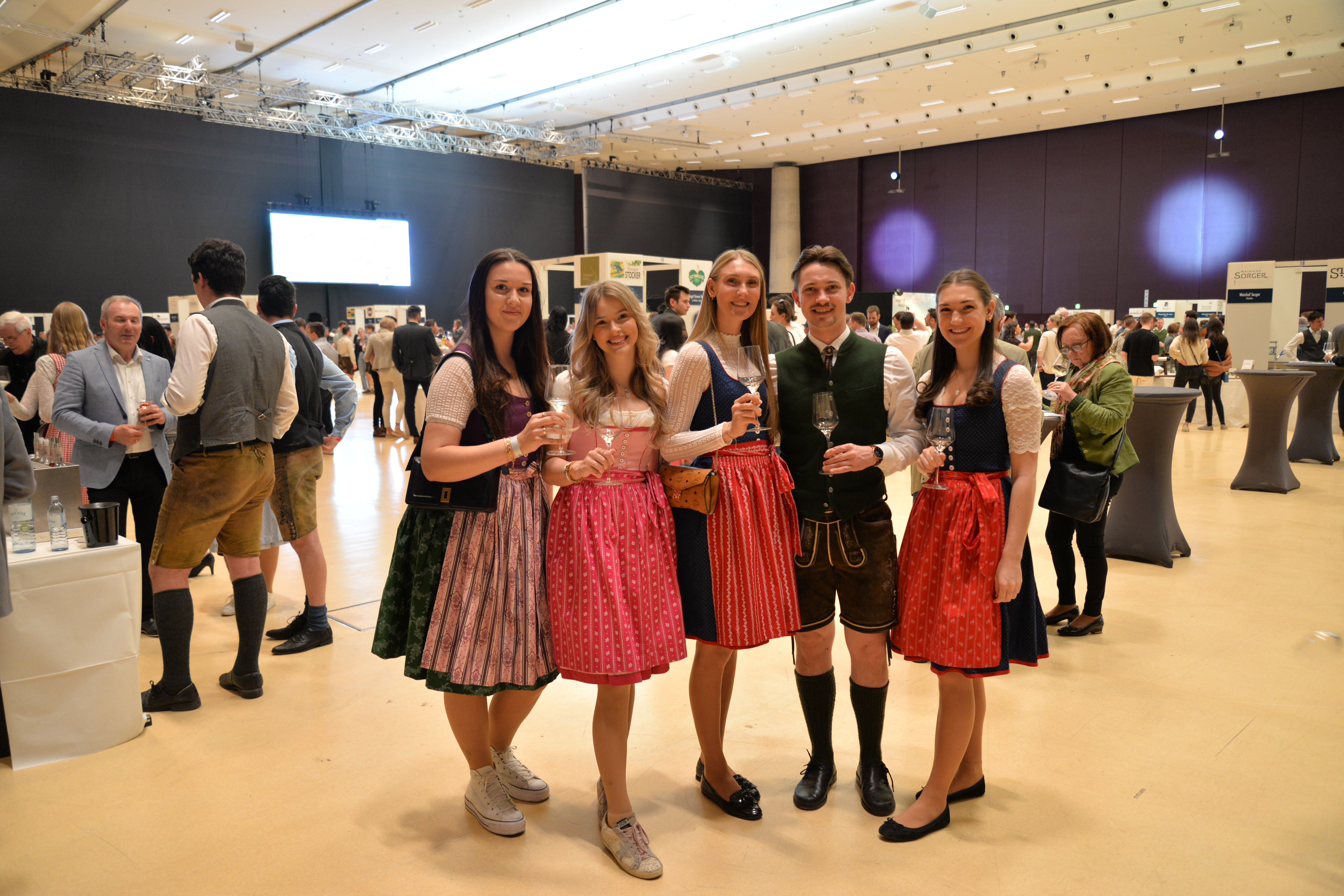 Gäste bei der steirischen Weinpräsentation