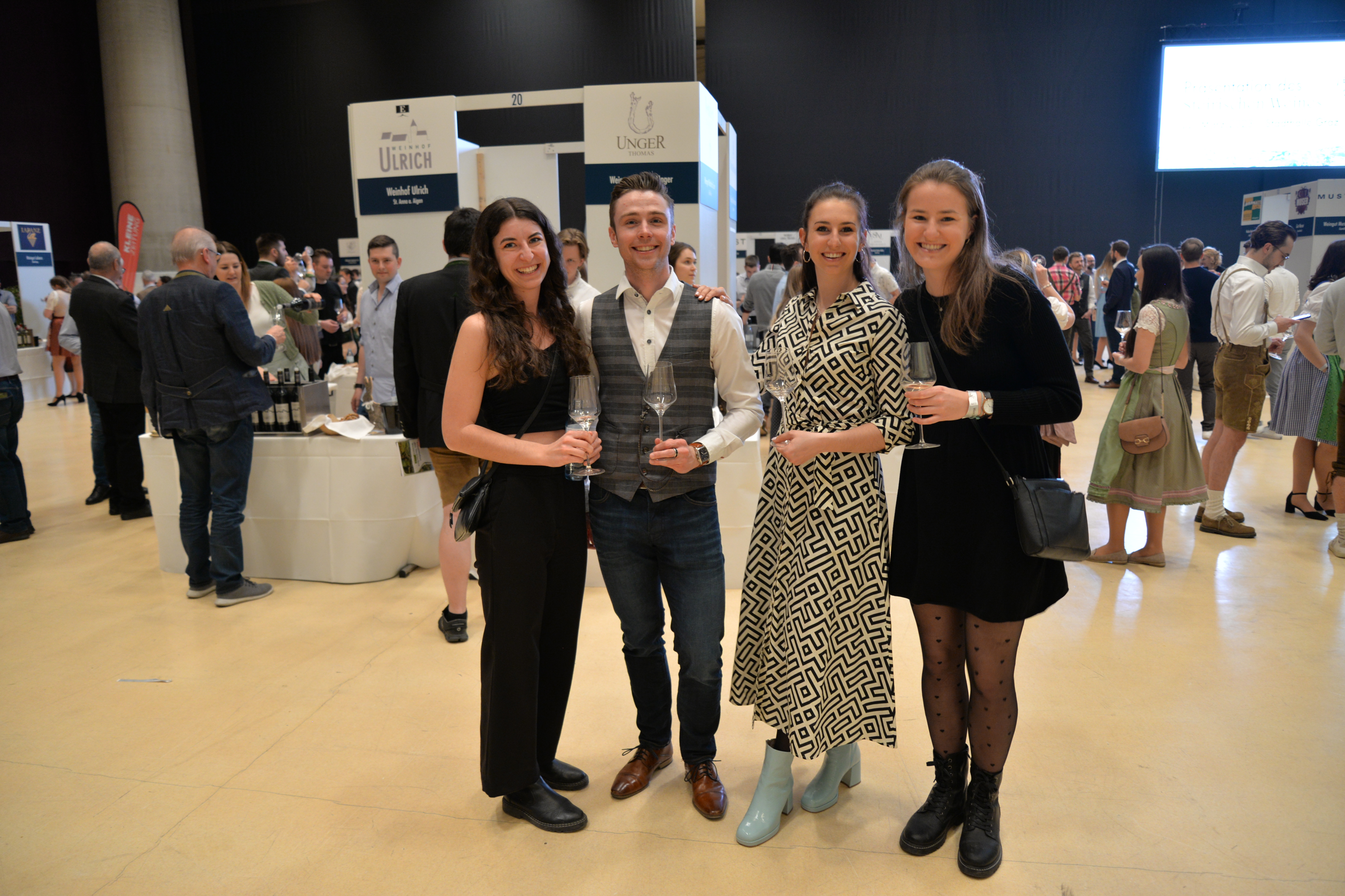 Gäste bei der steirischen Weinpräsentation