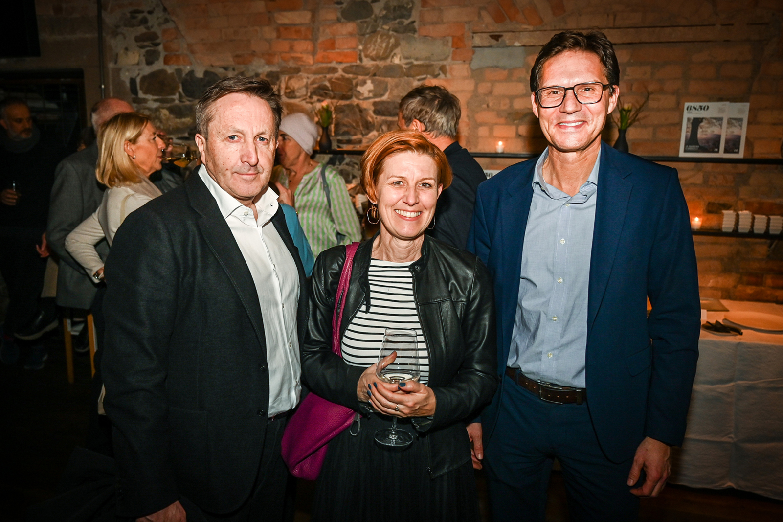 Modespezialist Ambros Mayer, GF Heidi Mark (inside) und Filialdirektor Richard Karlinger (Hypo Dornbirn) (v. li.).
