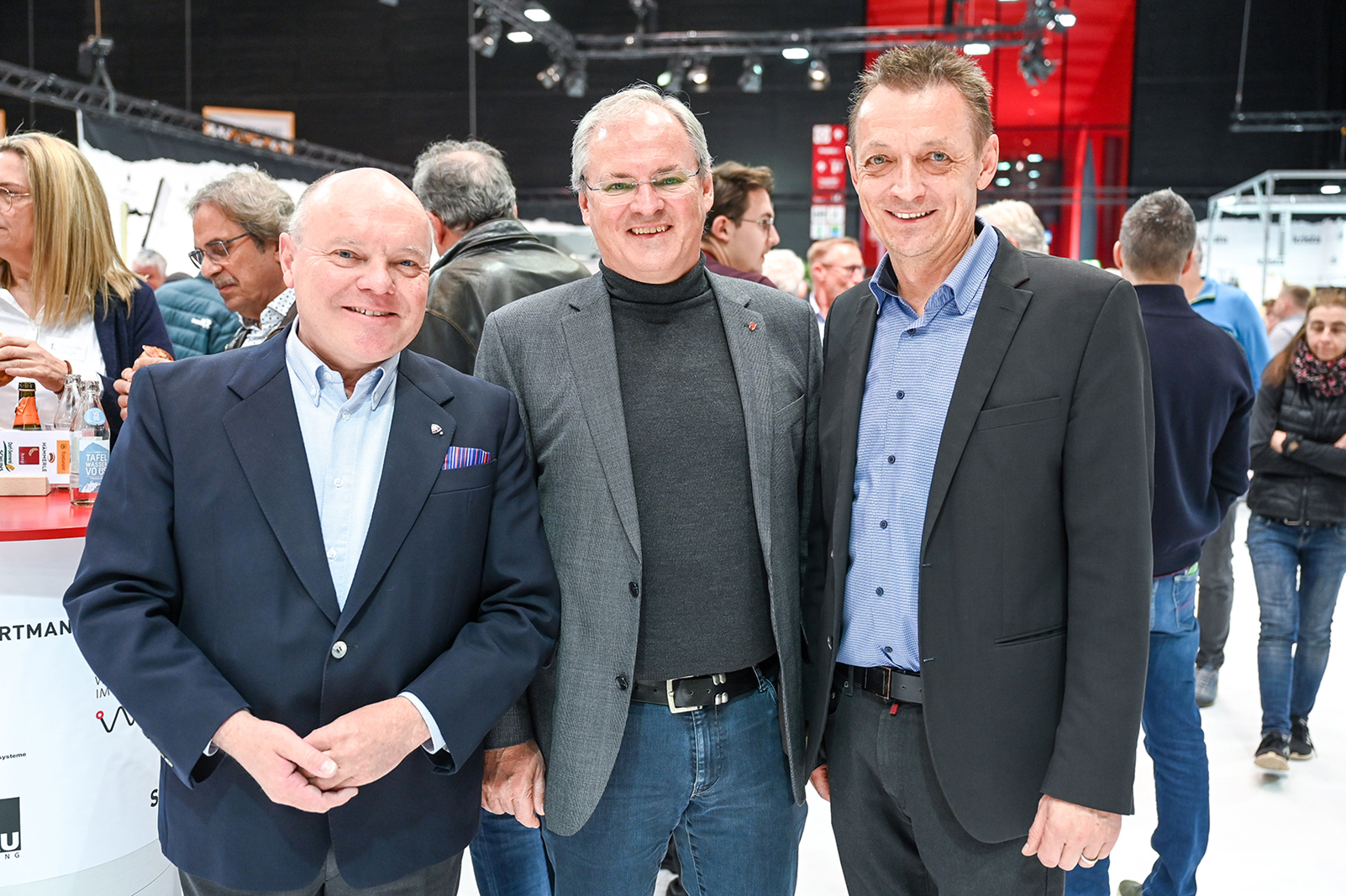 Walgau-Bauarena: Rudolf Gort (Fliesen Öfen, Frastanz), Landtagspräs. Harald Sonderegger, Georg Geuze (GF Wirtschaft im Walgau)