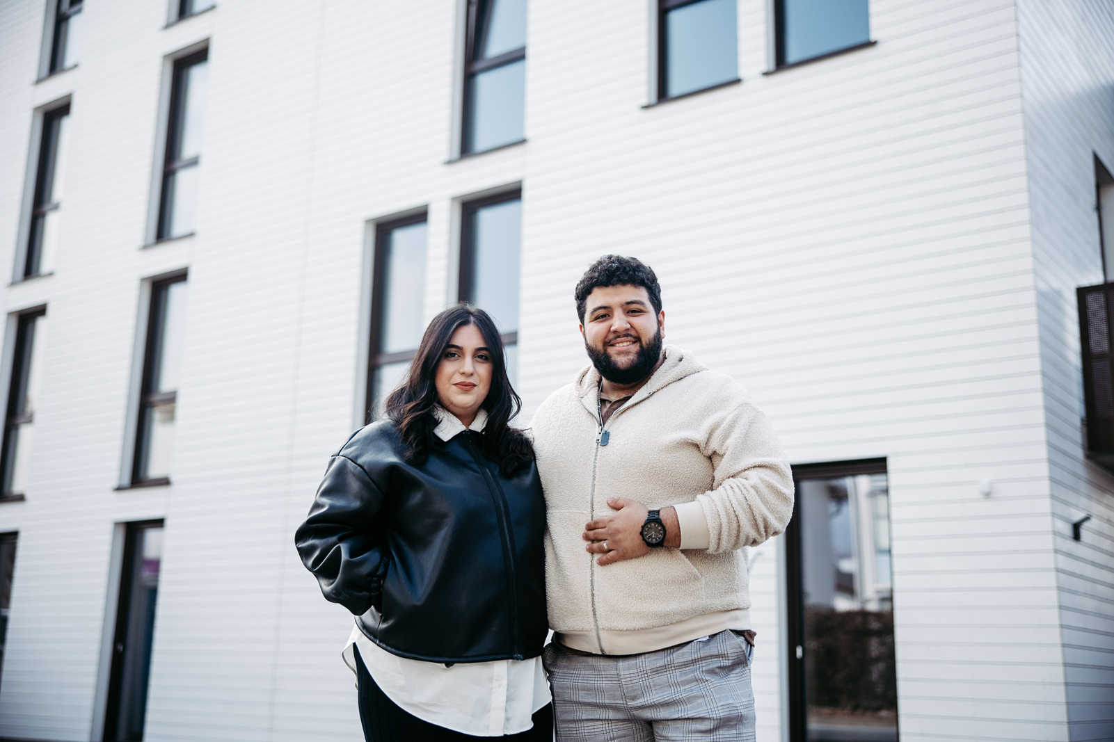 Ahmet (24) und Yonca (23) haben sich die Wohnungen in Lustenau und Dornbirn angesehen. Am besten hat uns die Wohnanlage in Lustenau gefallen.“