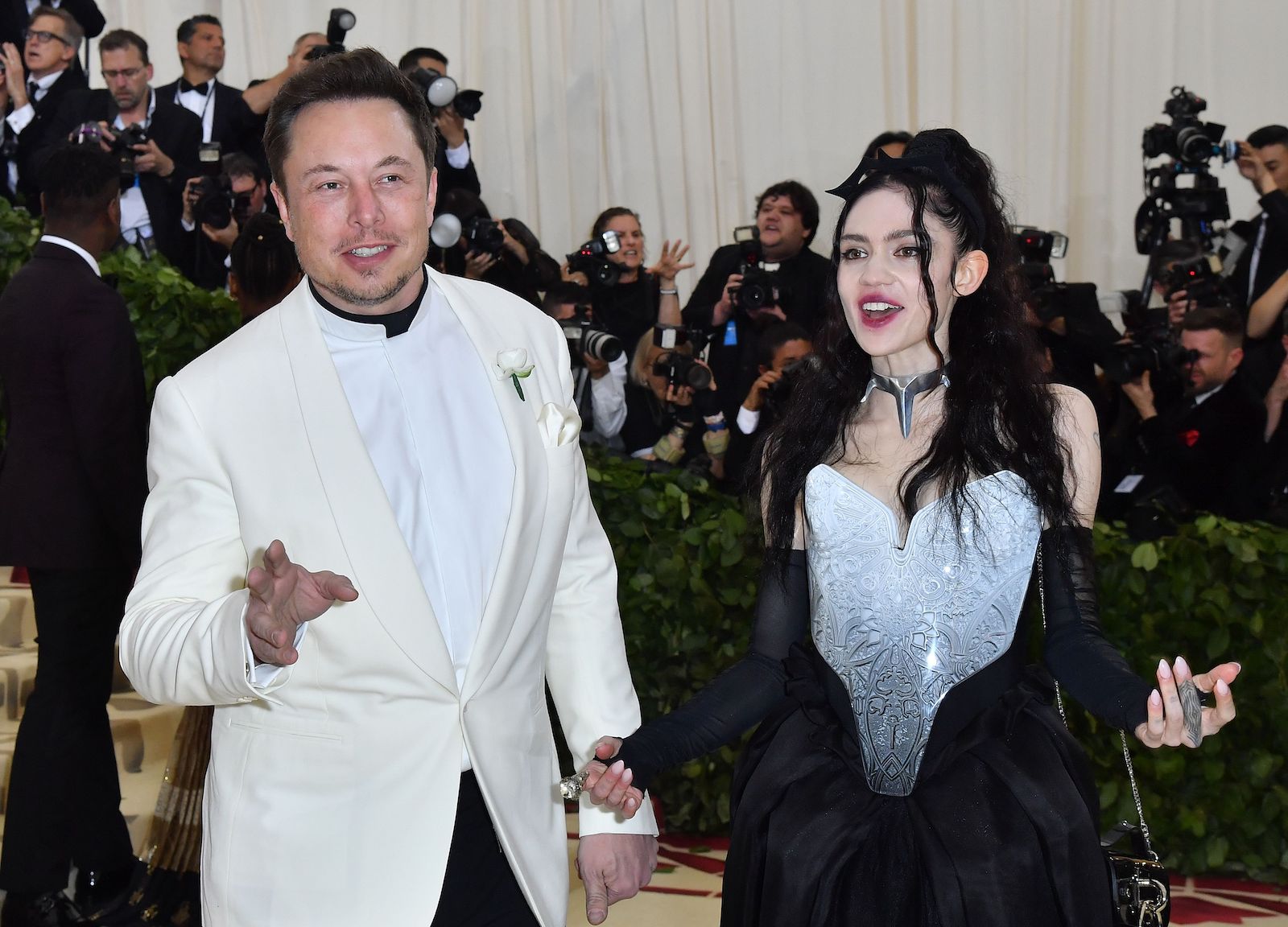 Elon Musk und Ex-Freundin Grimes auf dem roten Teppich.