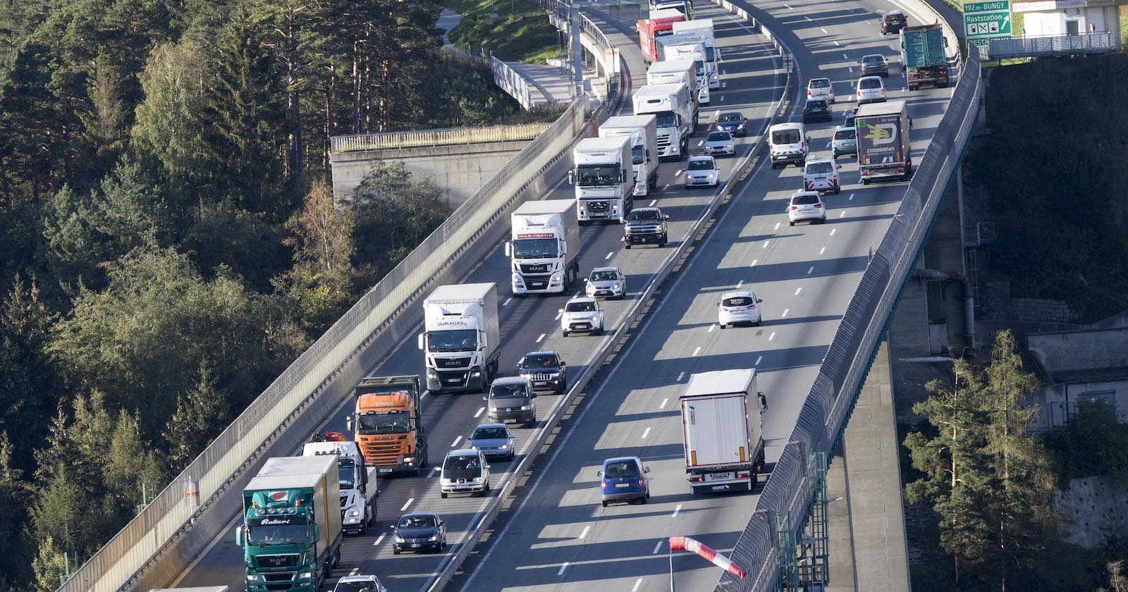 Langer Stau auf der Brennerautobahn.