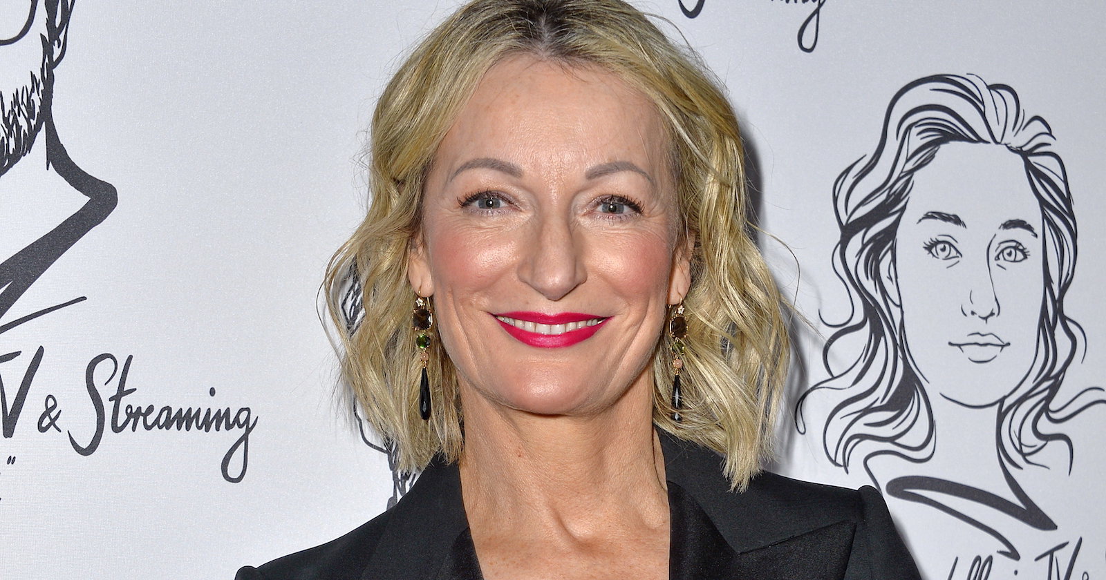 Monika Gruber lächelt