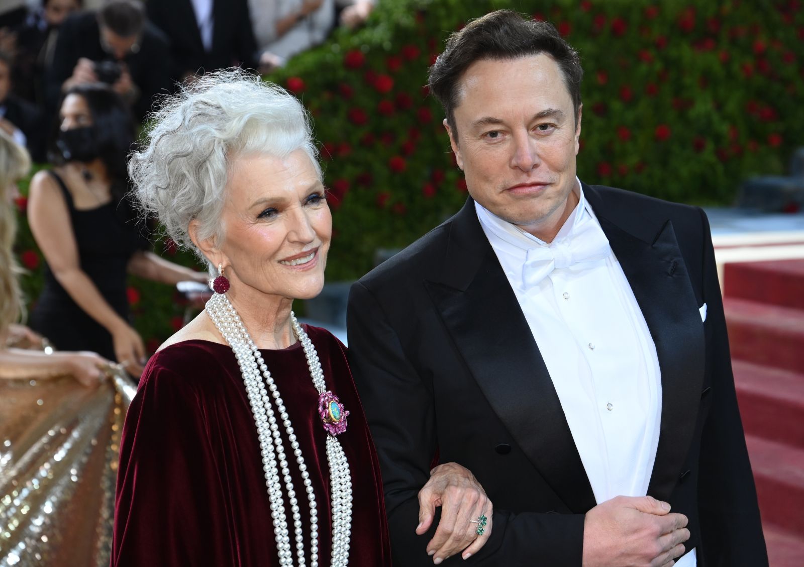 Herausgeputzt auf der MET-Gala: Elon und Maye Musk.