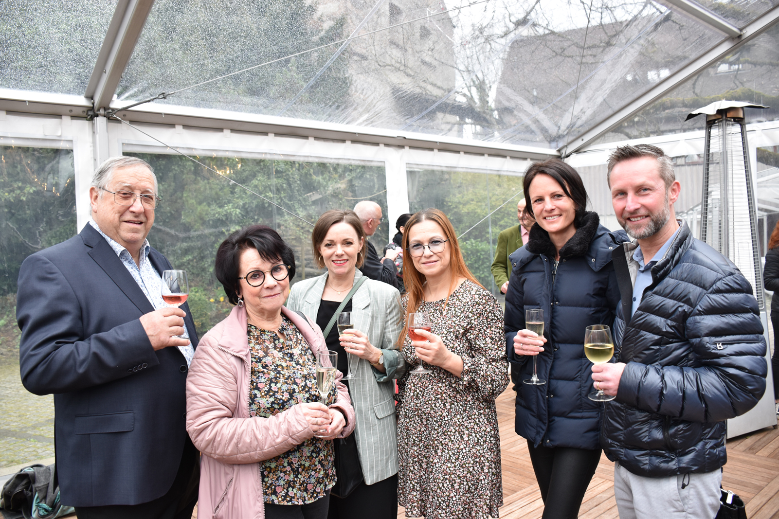 Kurt und Annemarie Micheluzzi, Nicola Böhler, Gabi Micheluzzi, Beatrix Tonweber (Hochzeitsfeen) und Josef Tonweber (Atlas Copco)