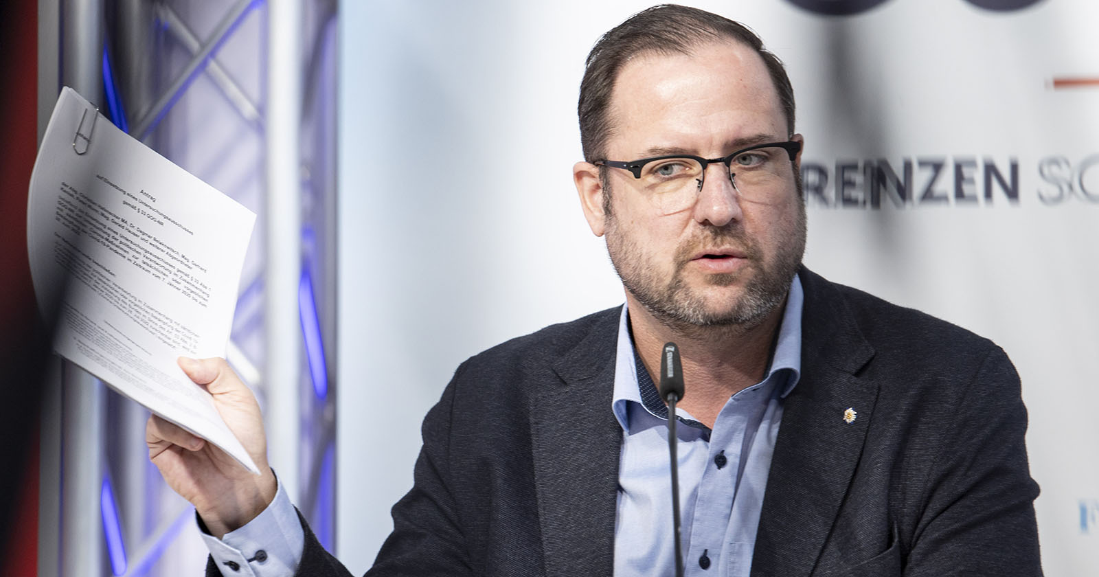 FPÖ-Generalsekretär Christian Hafenecker bei einer Pressekonferenz