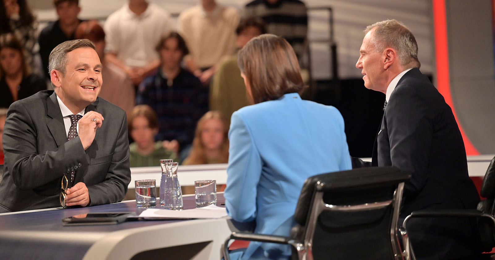 Gerald Grosz wird von Armin Wolf und Susanne Schnabl interviewt