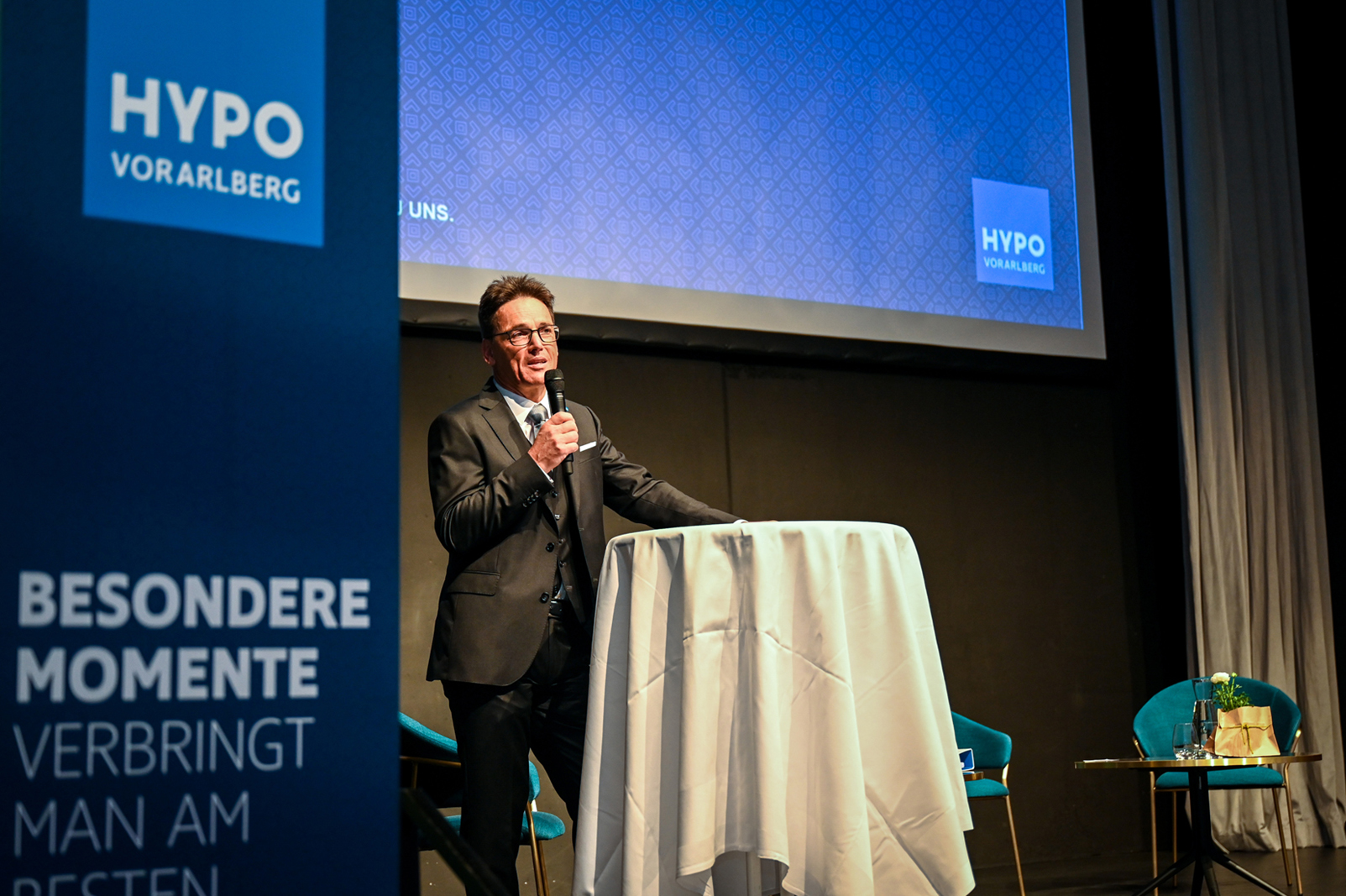 Begrüßung  durch  Vorstand  Wilfried  Amann