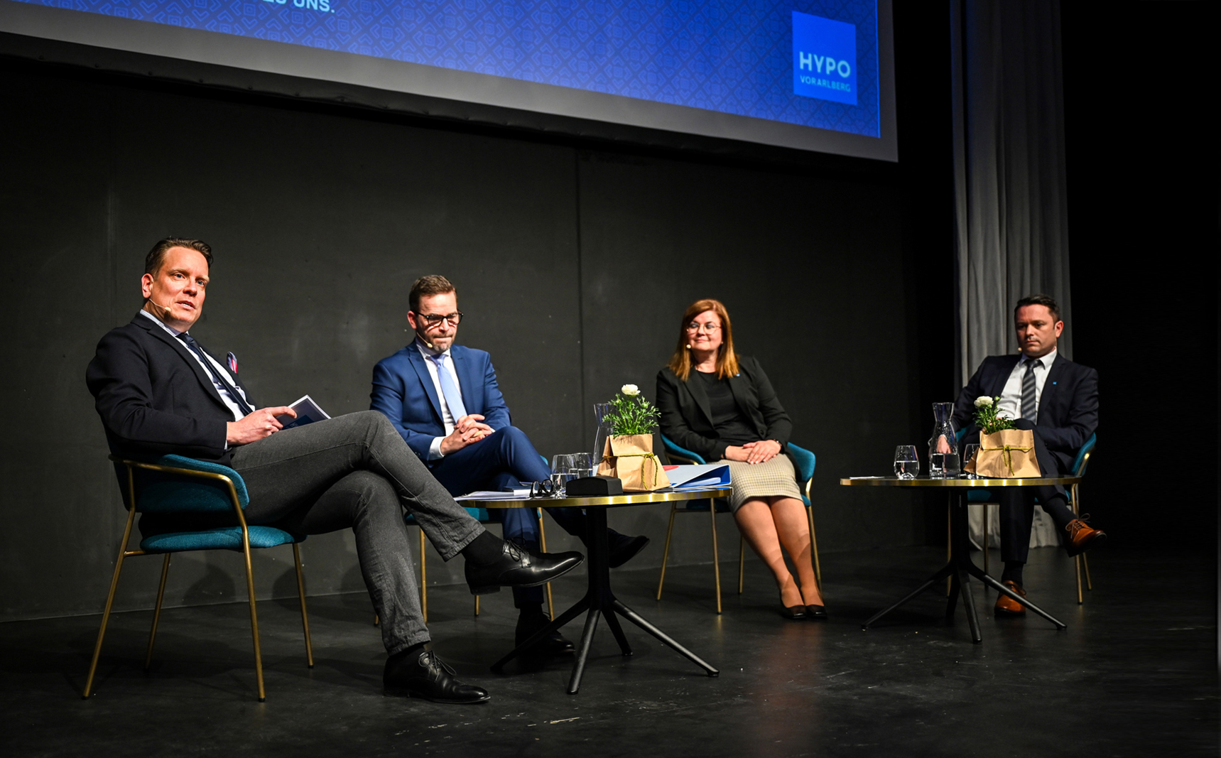 Diskussionsrunde zum Thema „Kapitalanlage 2023 –  Orientierung nach der Zeitenwende“