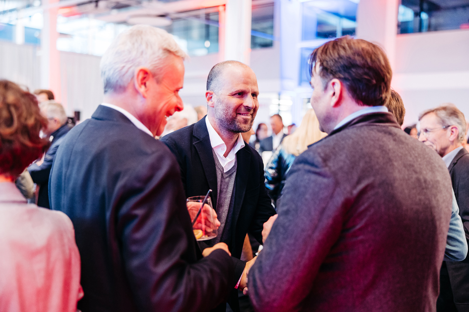 GF Michael Tagwerker (Sparte Handel in der WKV) Landesrat Marco Tittler (v.li.)