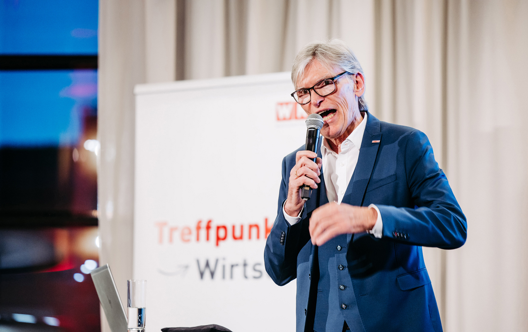 Begrüßung durch WKV- Präsident Wilfried Hopfner