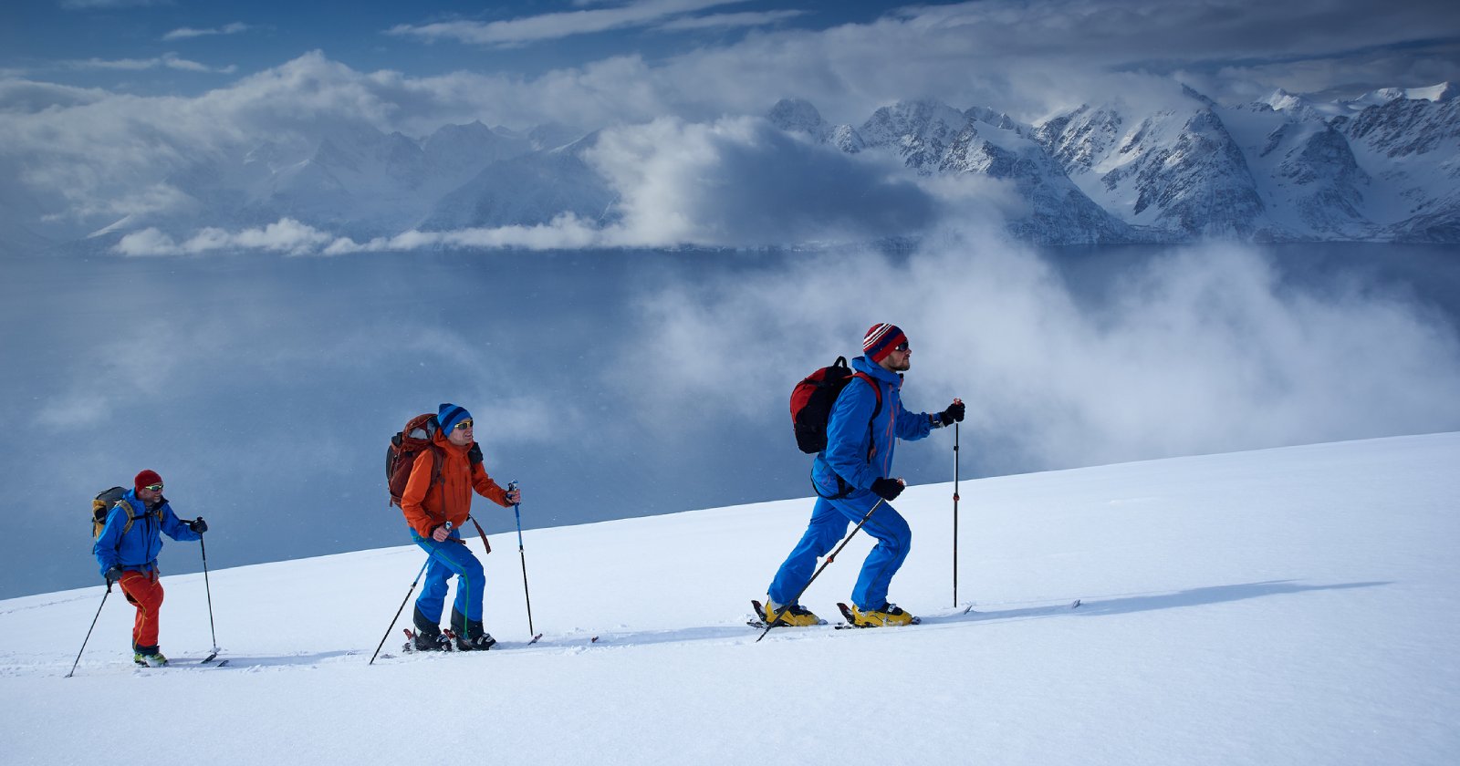 Skitouren Geher auf einem Berg | Credit: iStock.com/Svein Petter Aagard