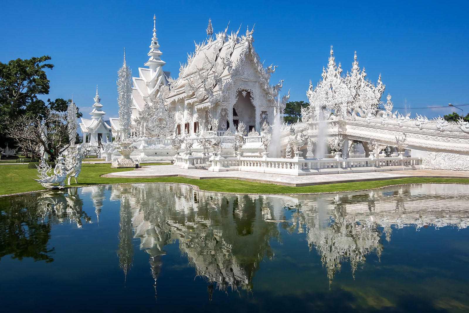 Weißer Tempel in Thailand | Credit: iStock.com/R.M. Nunes