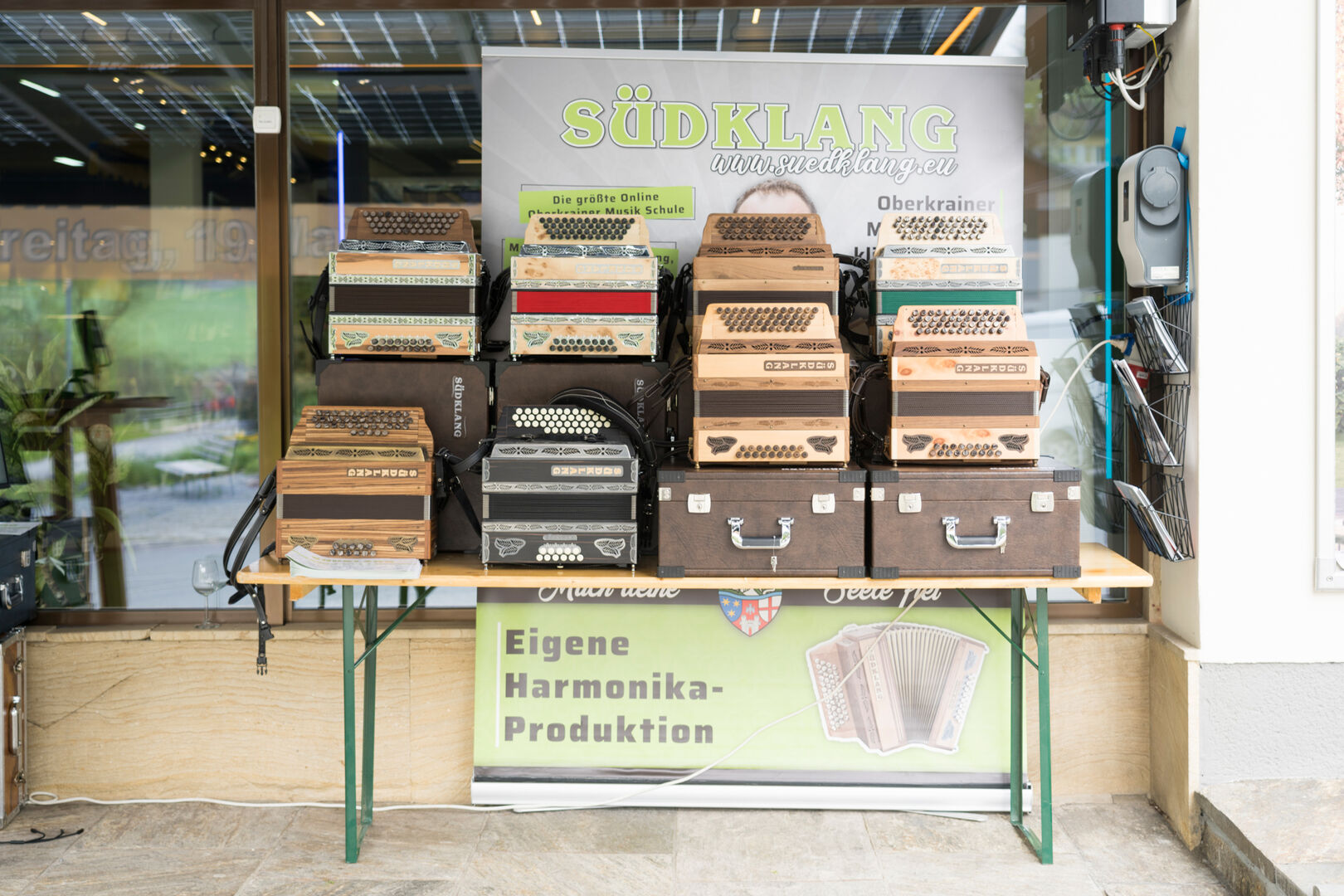 Mehrere steirische Harmonikas