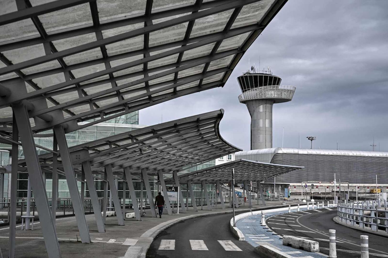 Der Flughafen in Bordeaux von außen.