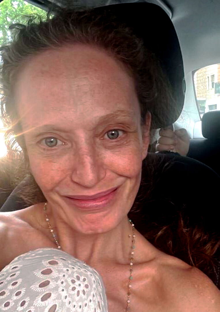 Prinzessin Virginia von Fürstenberg lacht in die Kamera.