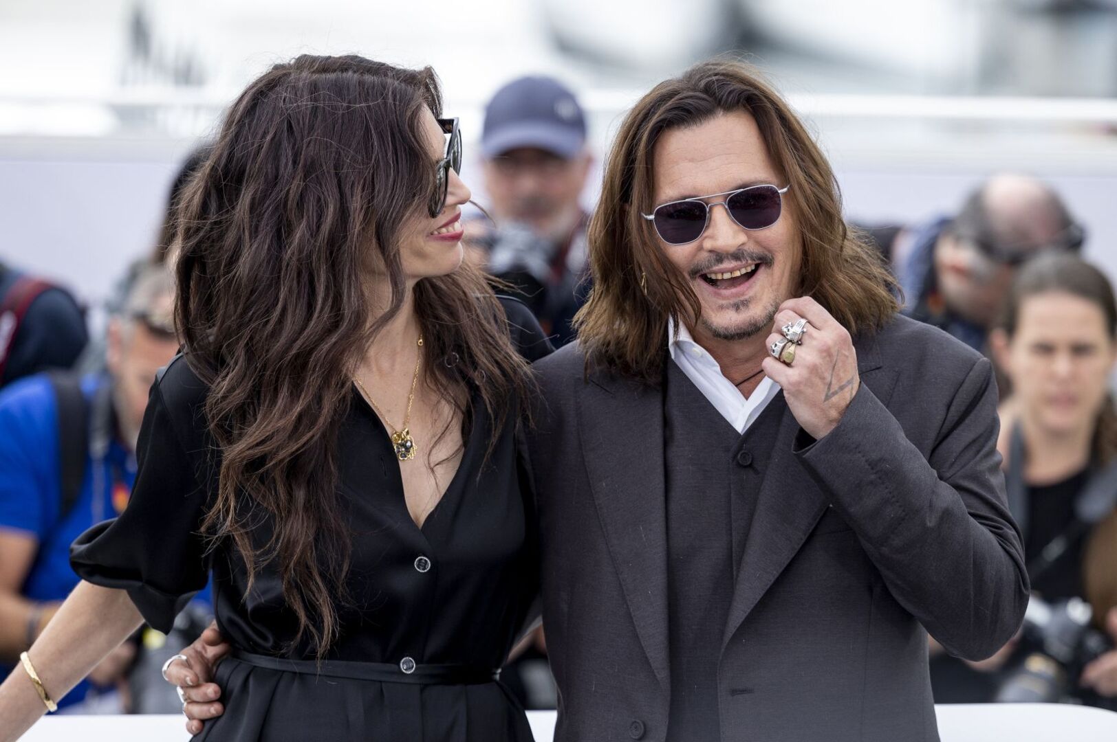 Johnny Depp mit Schauspielerin und Regisseurin Maïwenn.