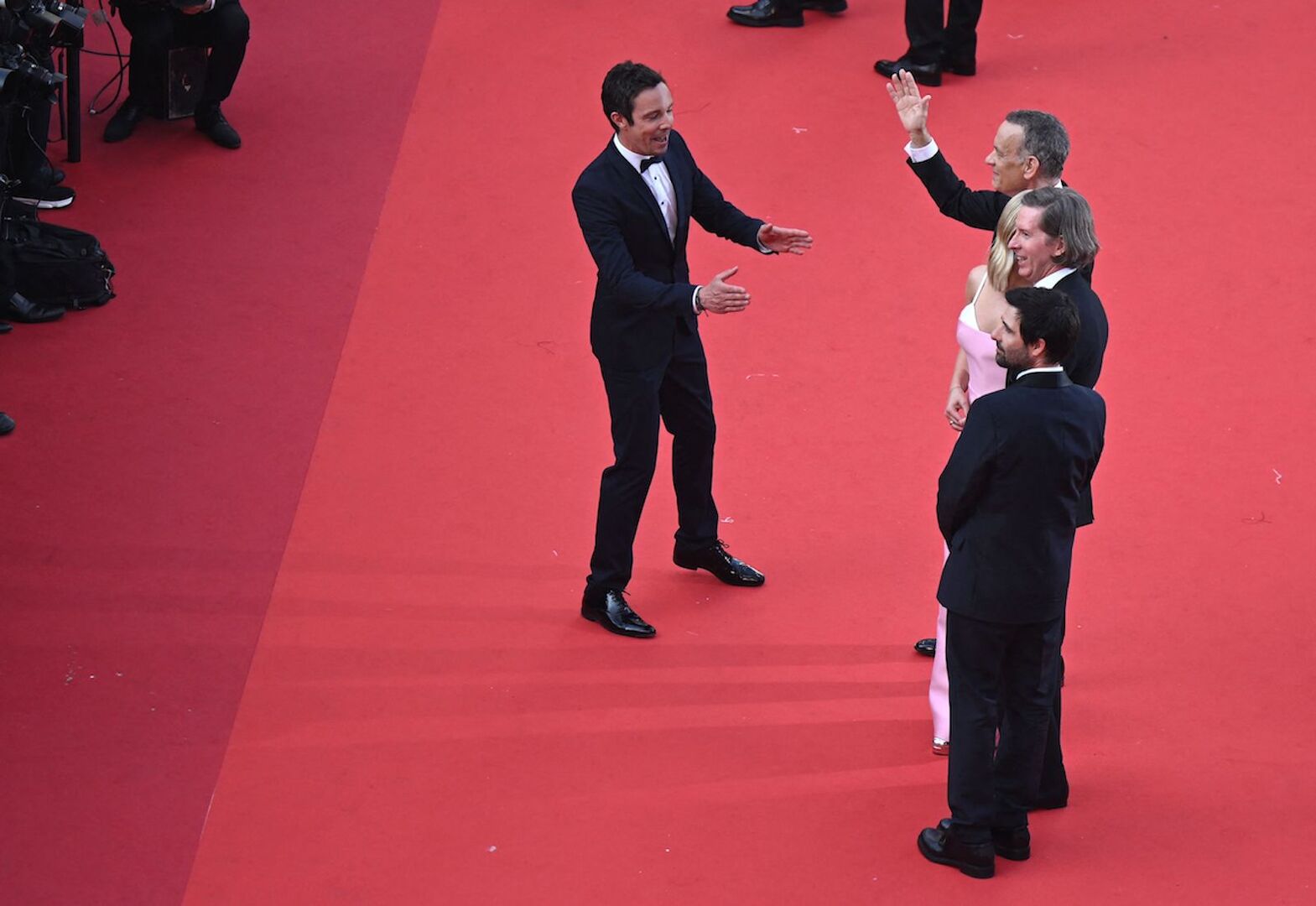Kurze Zeit später sind alle drei lachend auf dem roten Teppich zu sehen.