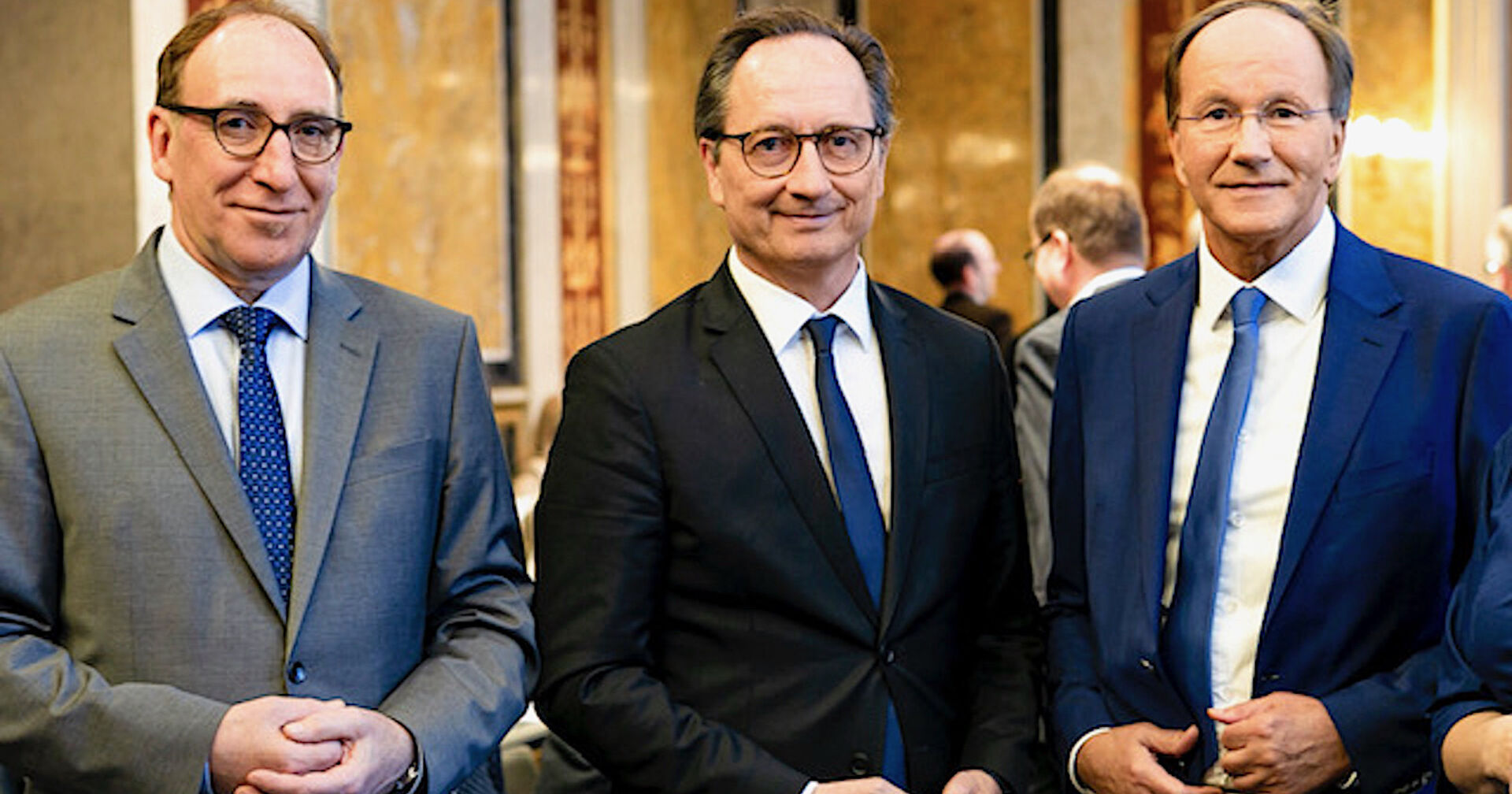 Porträt nebeneinander stehend