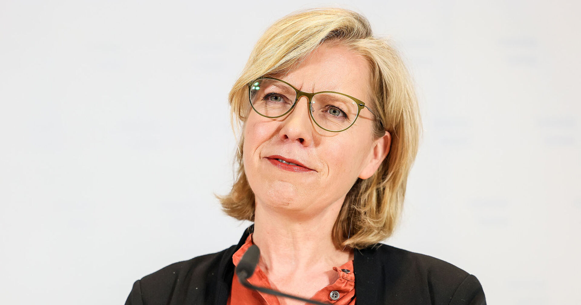 Klimaministerin Leonore Gewessler im Rahmen einer Pressekonferenz