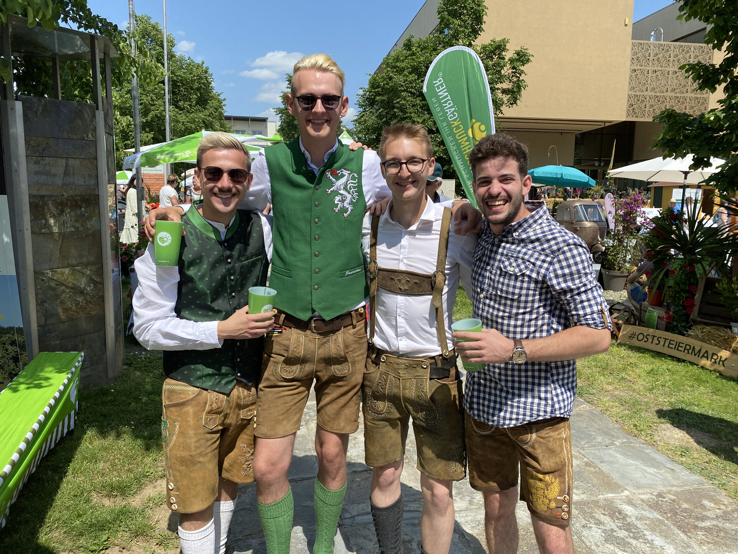 Besucher beim Gartenfest Gleisdorf