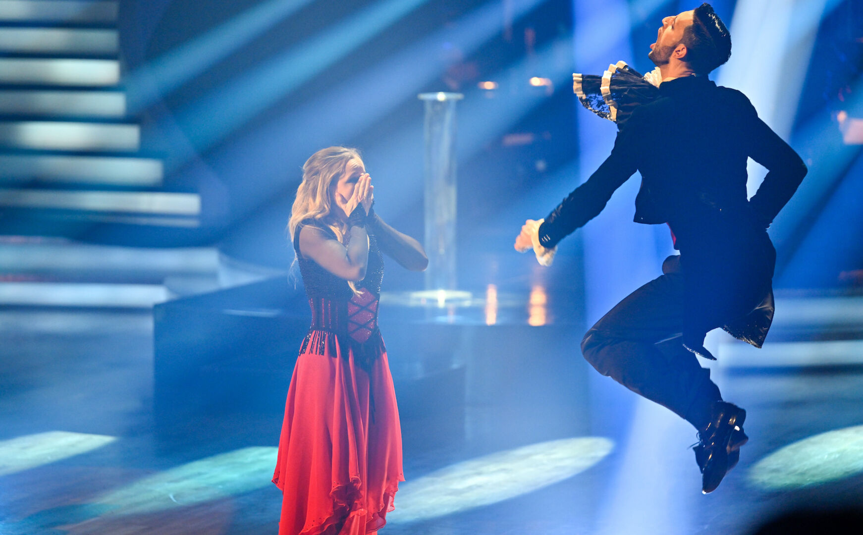 Missy may schlägt die Hände vors Gesicht, Dimitar Stefanin springt in die Höhe | Credit: Thomas Ramstorfer / First Look / picturedesk.com