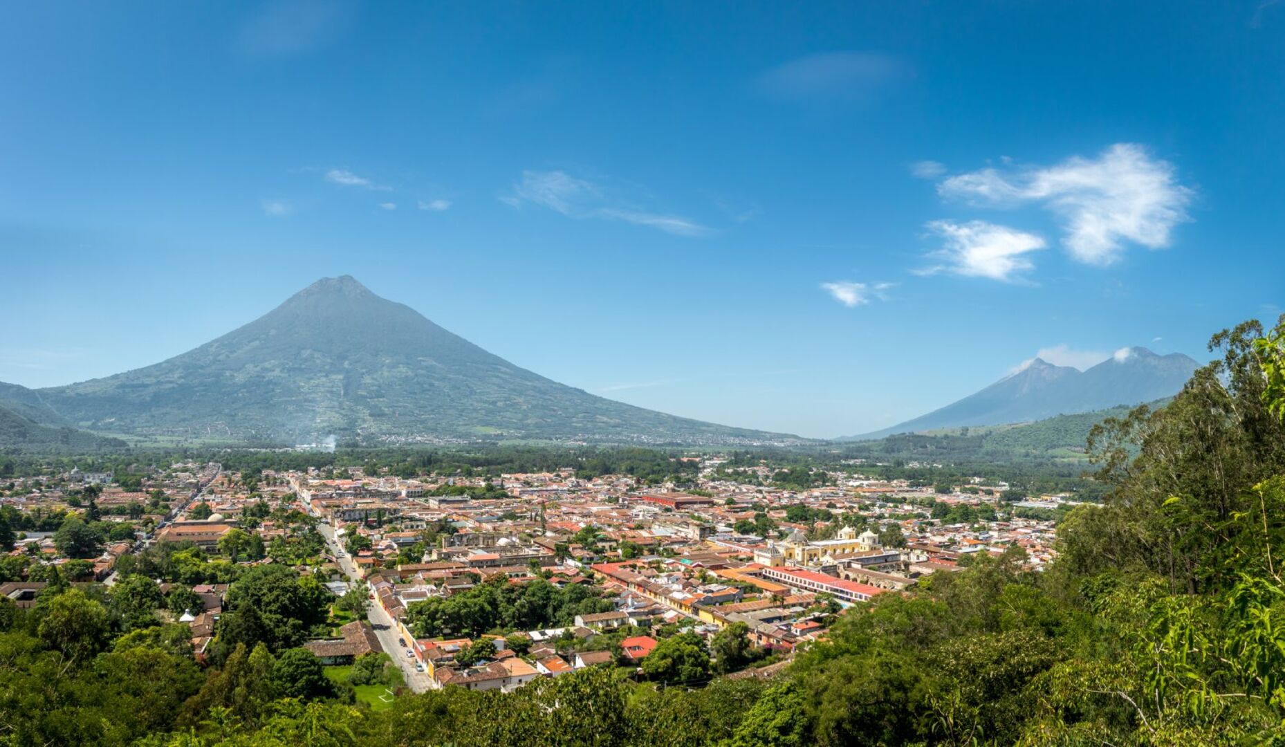 Vulkane von Guatemala | Credit: iStock.com/diegograndi