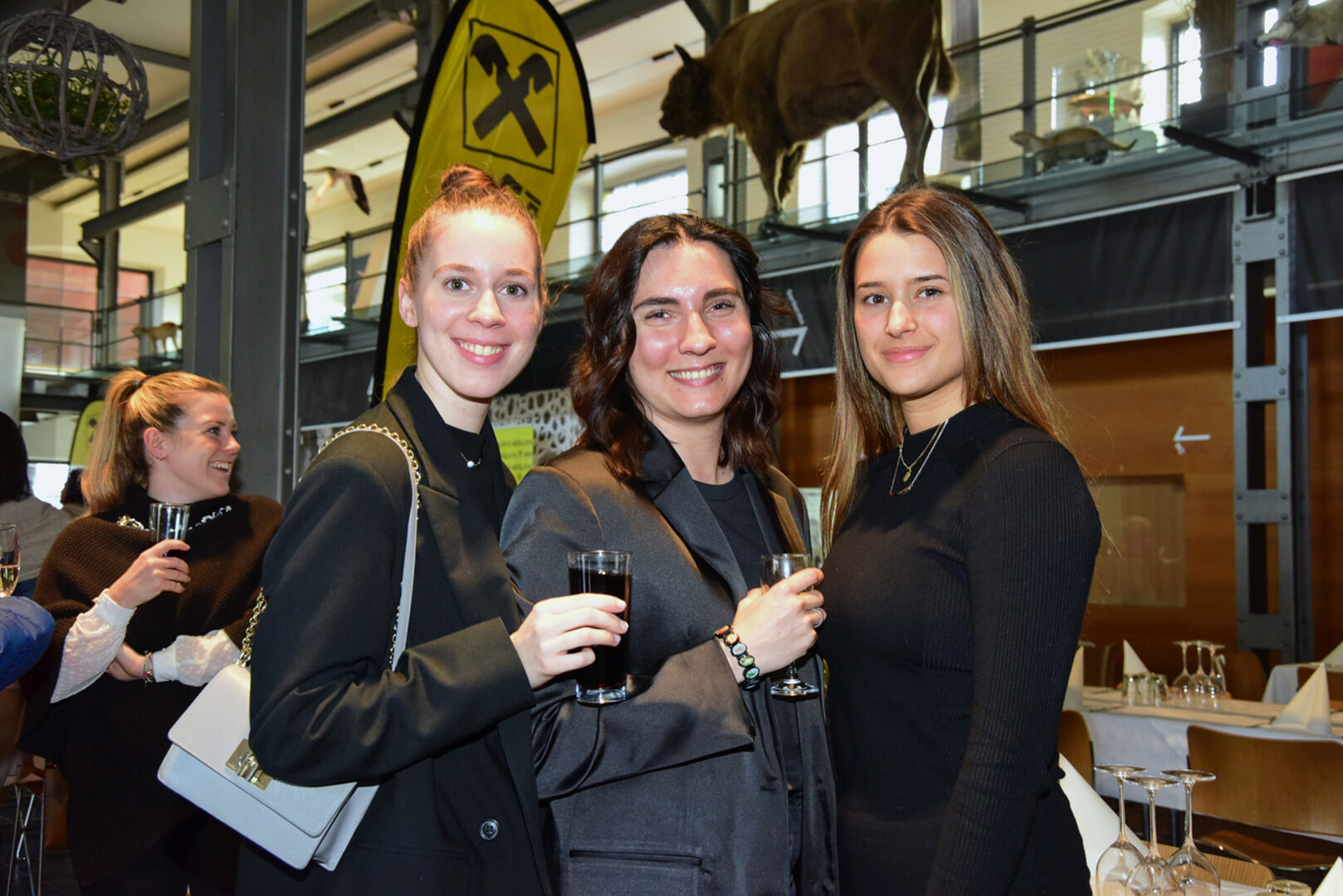 Aldina Grosic, Josipa Zeljko und Azra Grahovic (RIR) (v. li.)