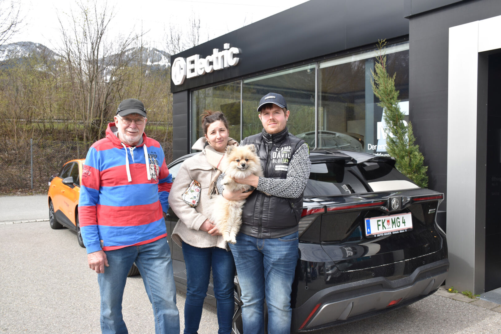 Begeistert von MG: Nikolaus Fröhlich, Julia Schneider und Mario Fröhlich aus Bregenz