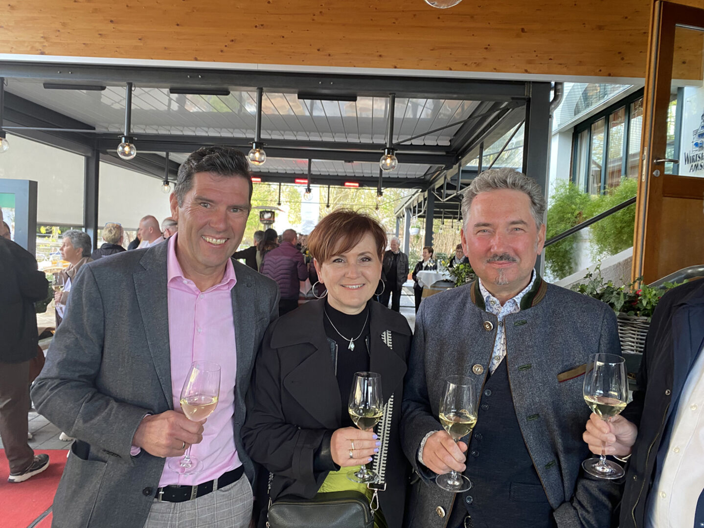 Peter und Doris Wilhelmstätter  mit Robert Sutterlüty (v. li.)