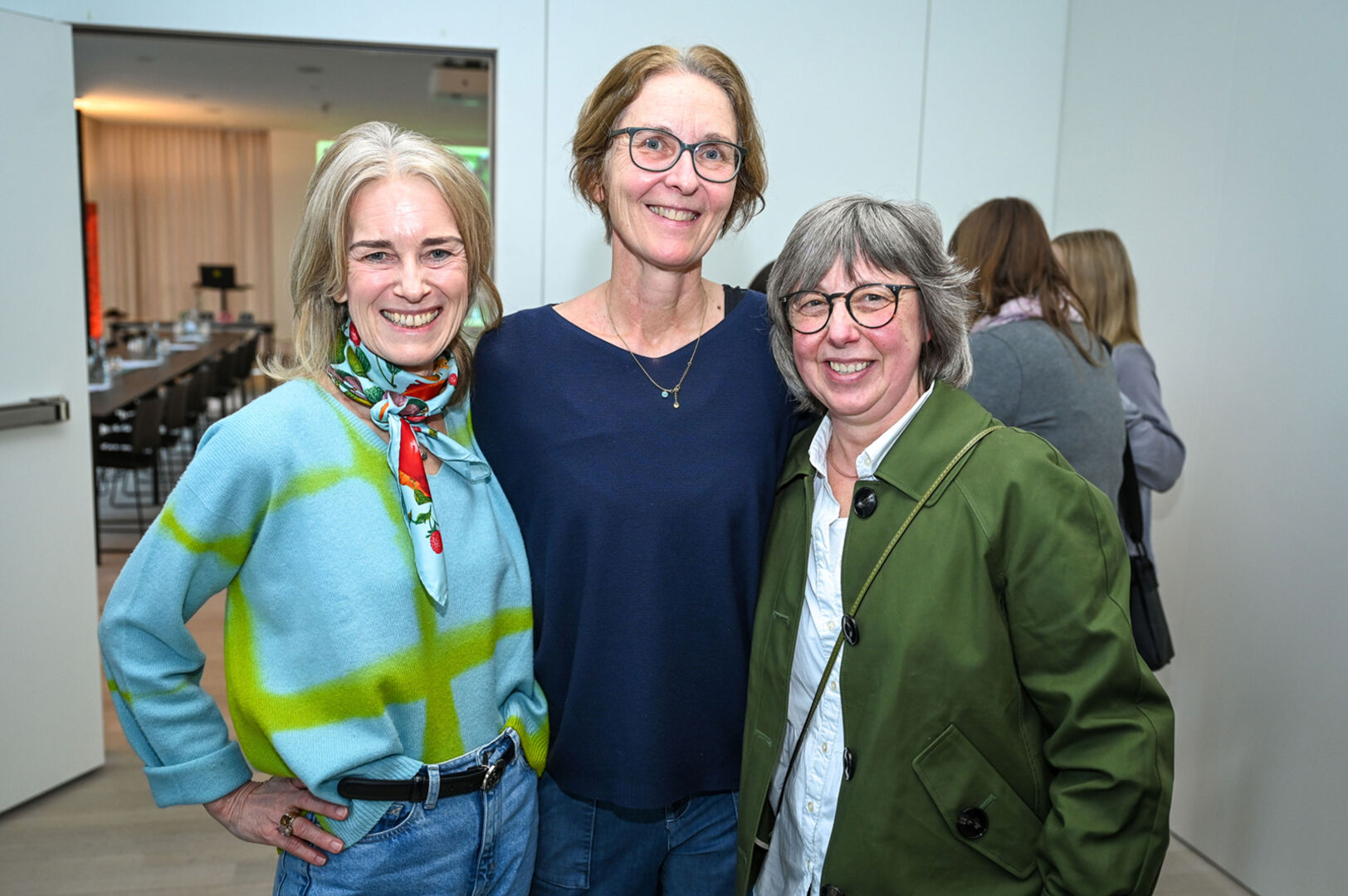 Martina Hladik (room service), Annette Bohle (Buch Feurstein), Lisi Lenz (Blumen)