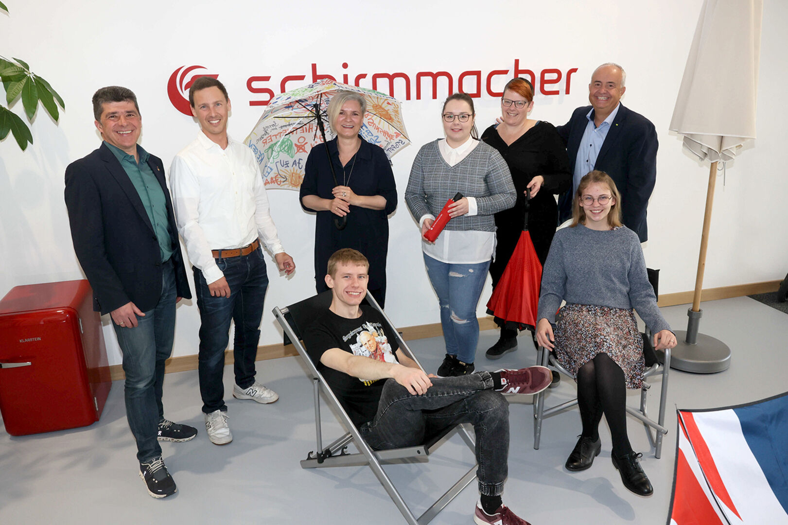 Clemens Ender und Christian Ströhle (Schirmmacher) (li.) mit Team