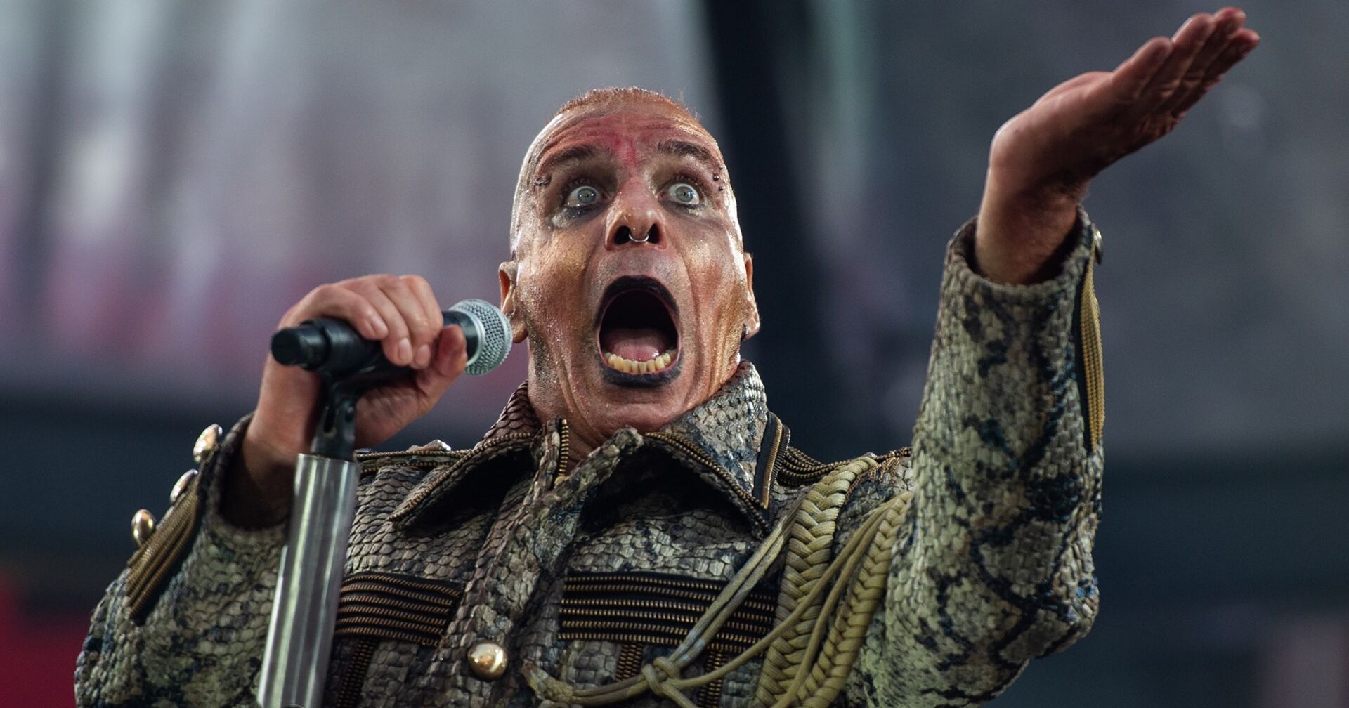 Rammstein-Frontsänger Till Lindemann während eines Auftritts