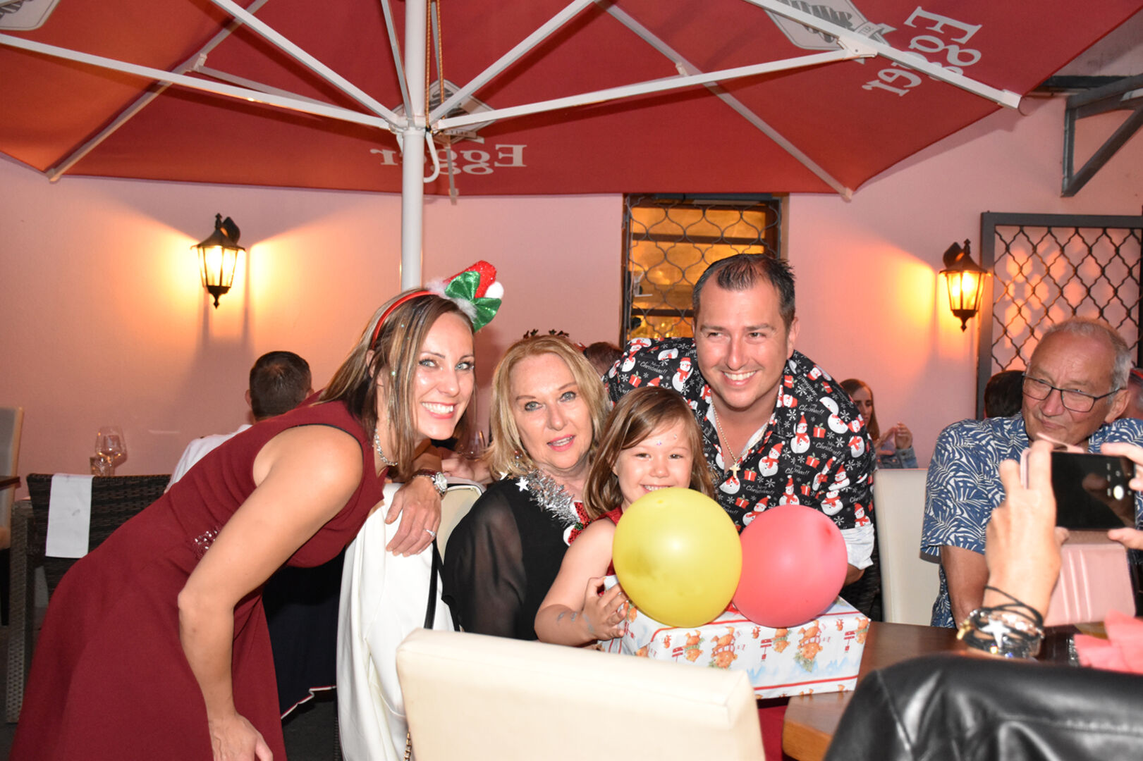 Christine Sinn, Manuela (Mama von Mario Sinn), Ornella mit Papa Mario Sinn