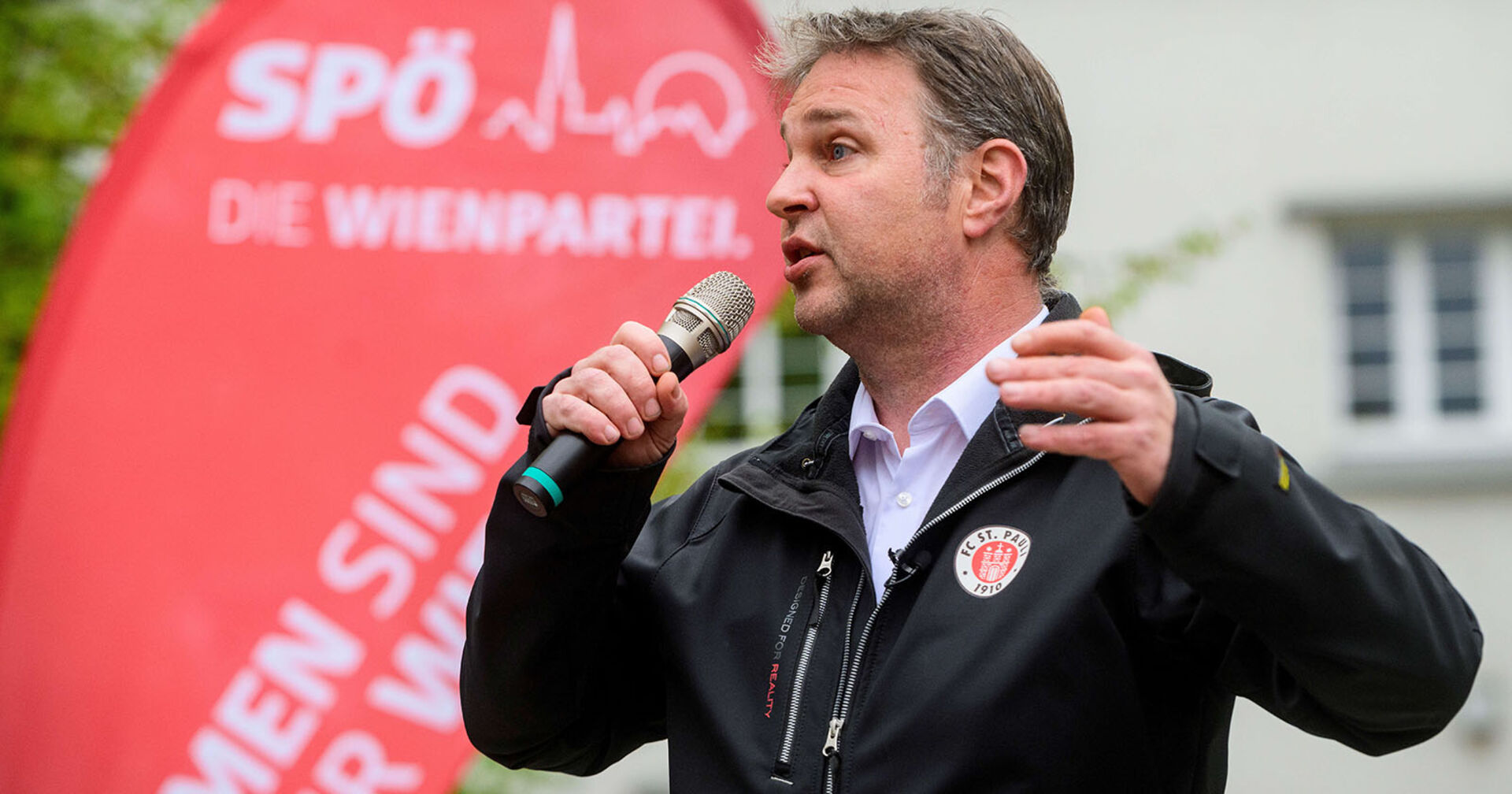 Andreas Babler bei einer Veranstaltung seiner Basis-Tour in Wien-Landstrasse