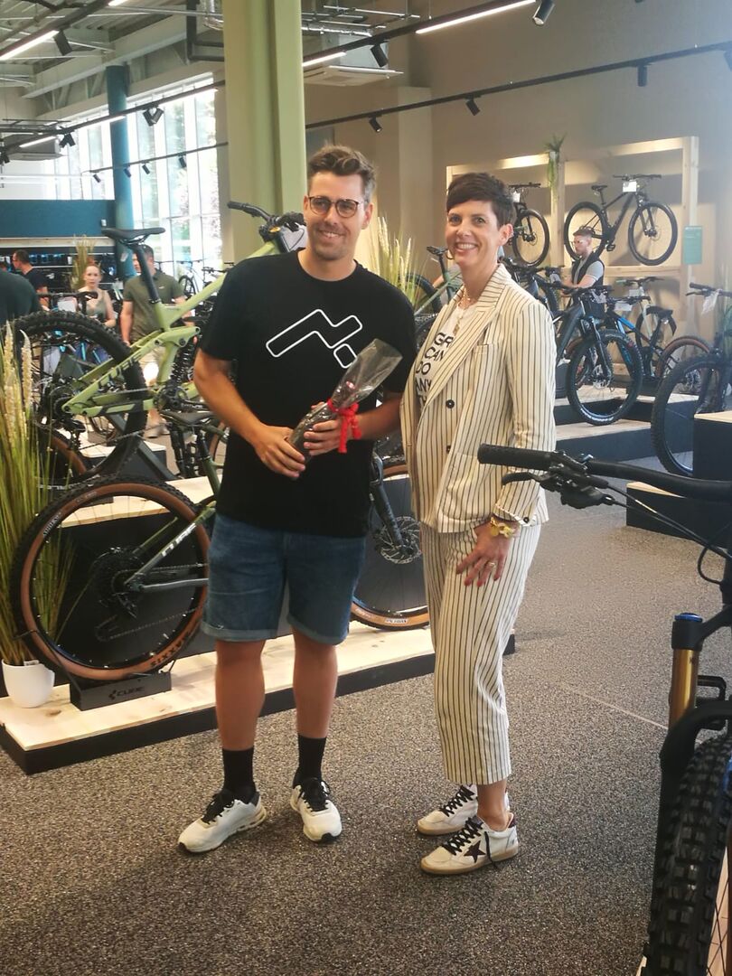 Heike Heinisser bei der Eröffnung des neuen CUBE Stores