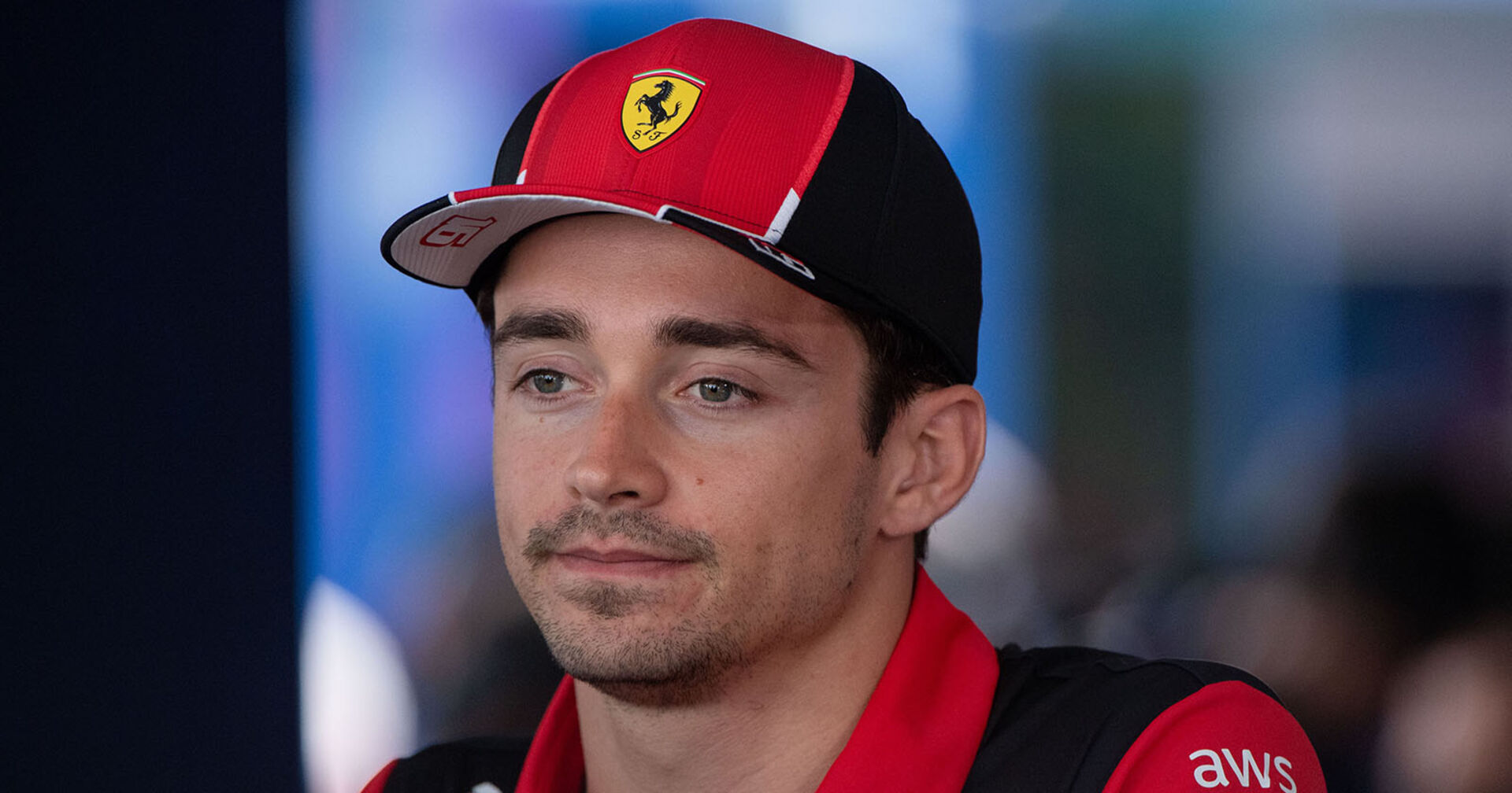 Ferrari-Pilot Charles Leclerc im Rahmen eines Interviews