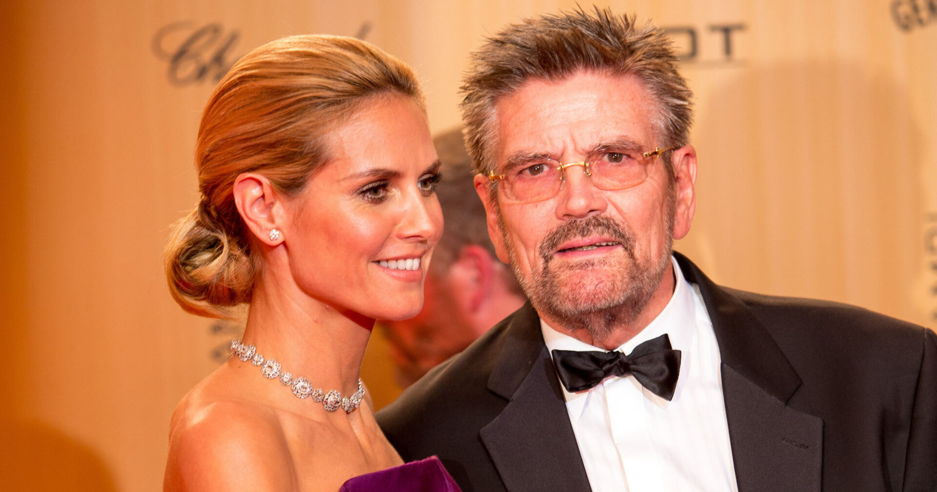 Günther Klum schaut in die Kamera daneben seine Tochter Heidi.