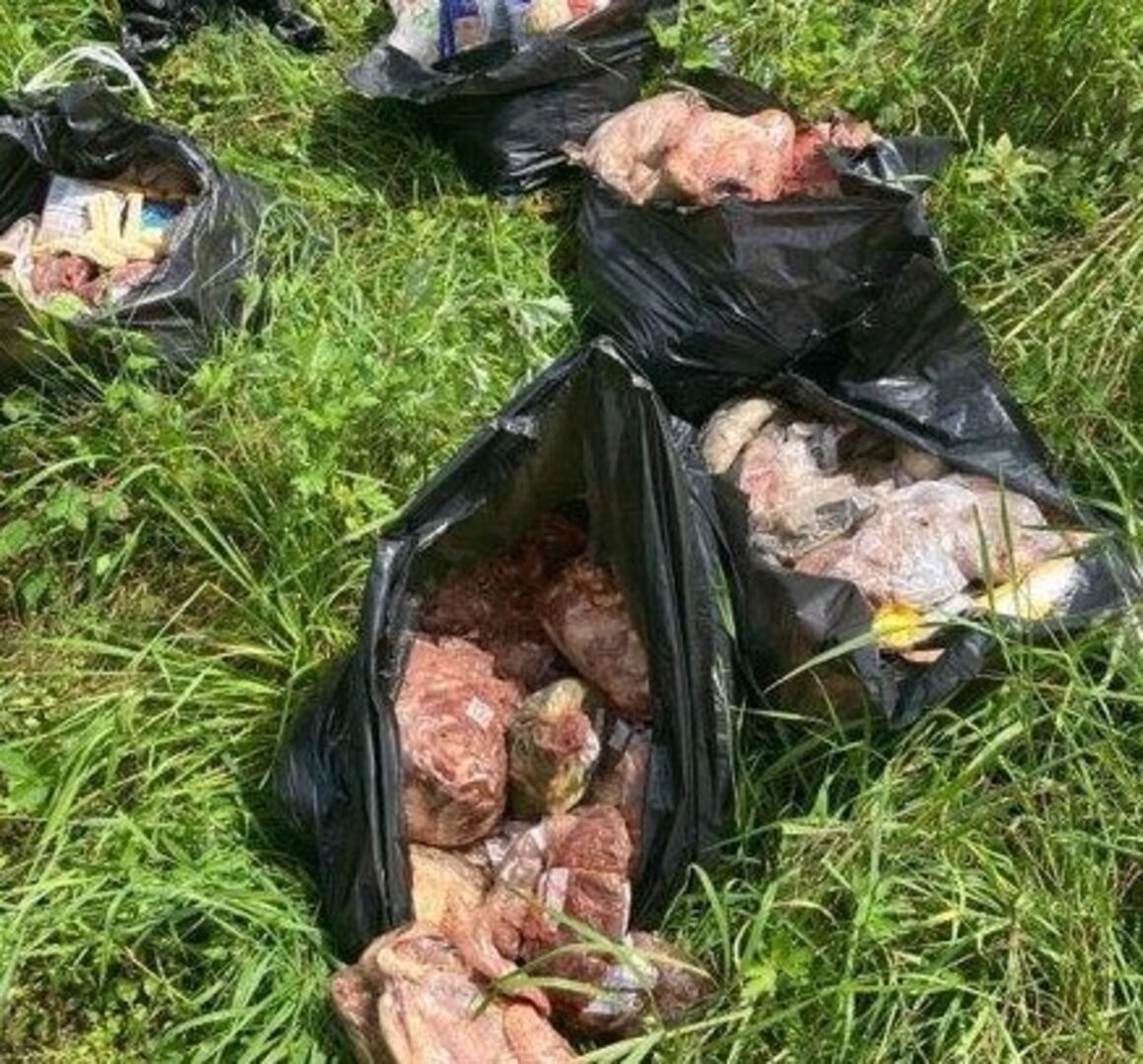 Fleisch in Müllsäcken