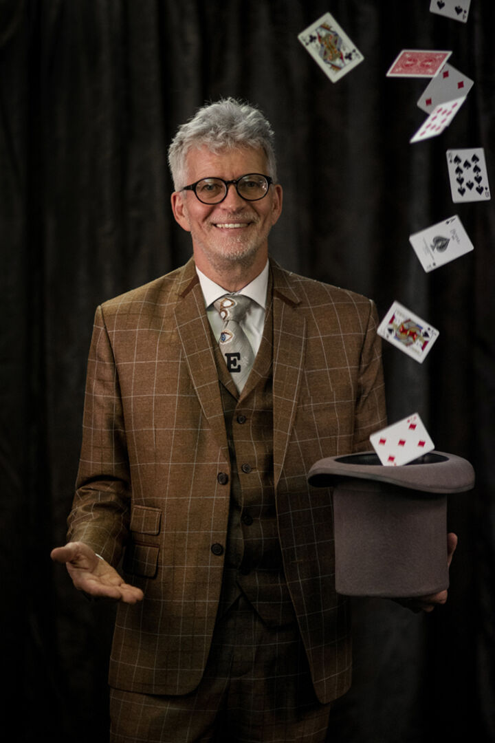 Vereinsgründer und Zauberprofi Jürgen PETER.