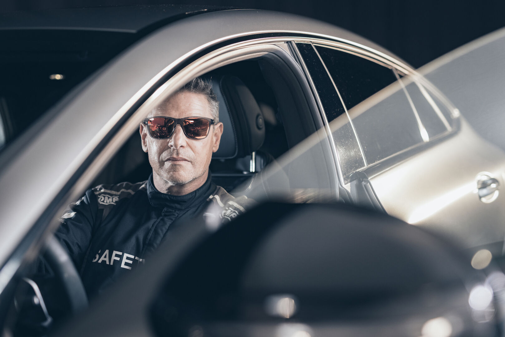 Bernd Mayländer mit gloryfy-Brille in Safety Car